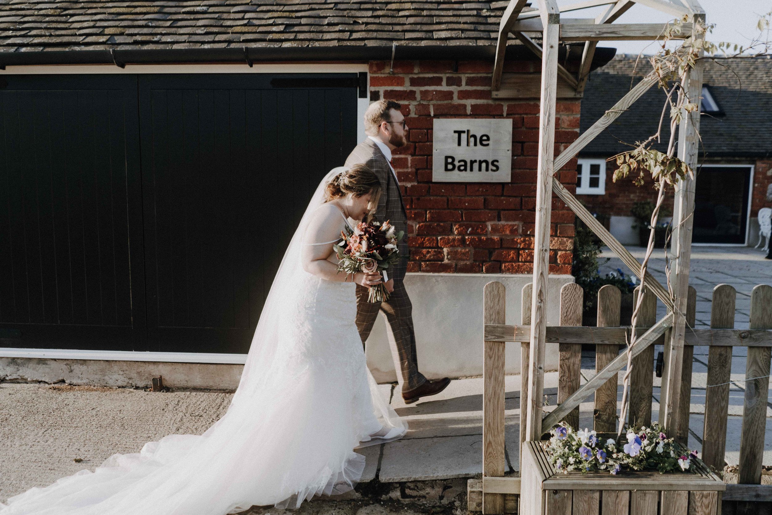  hanbury wedding barn doc photos  