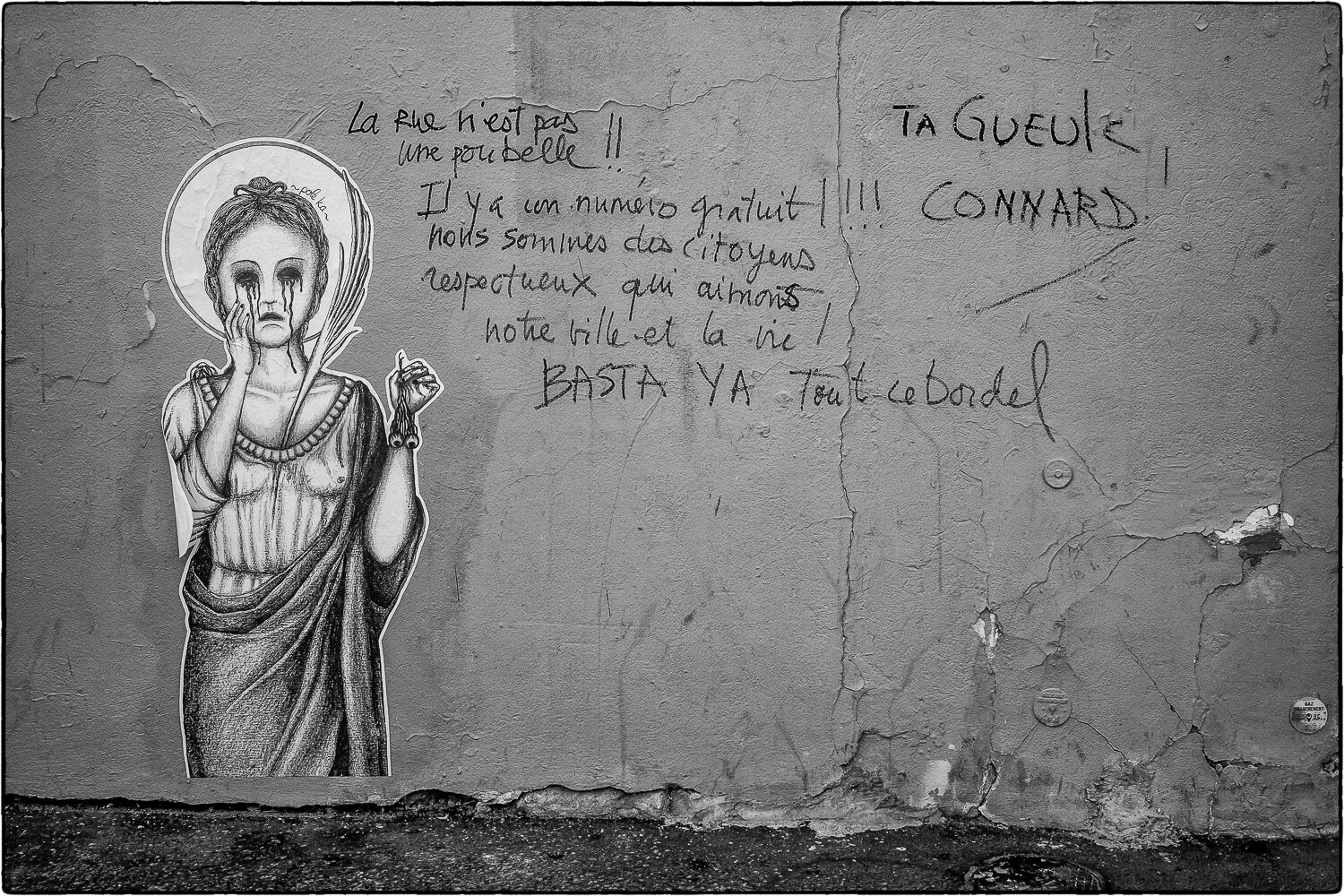 Paris, Graffitis de vie de quartier...