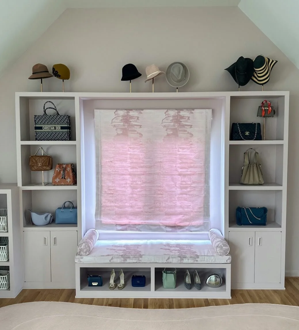 A peaceful retreat for a powerhouse mom of four&mdash;this newly renovated lounge and office blends luxury, calm, and beauty in every detail. ✨ Swipe to see the transformation from chaos to calm! 

Grateful to collaborate with @apracticalspace on thi