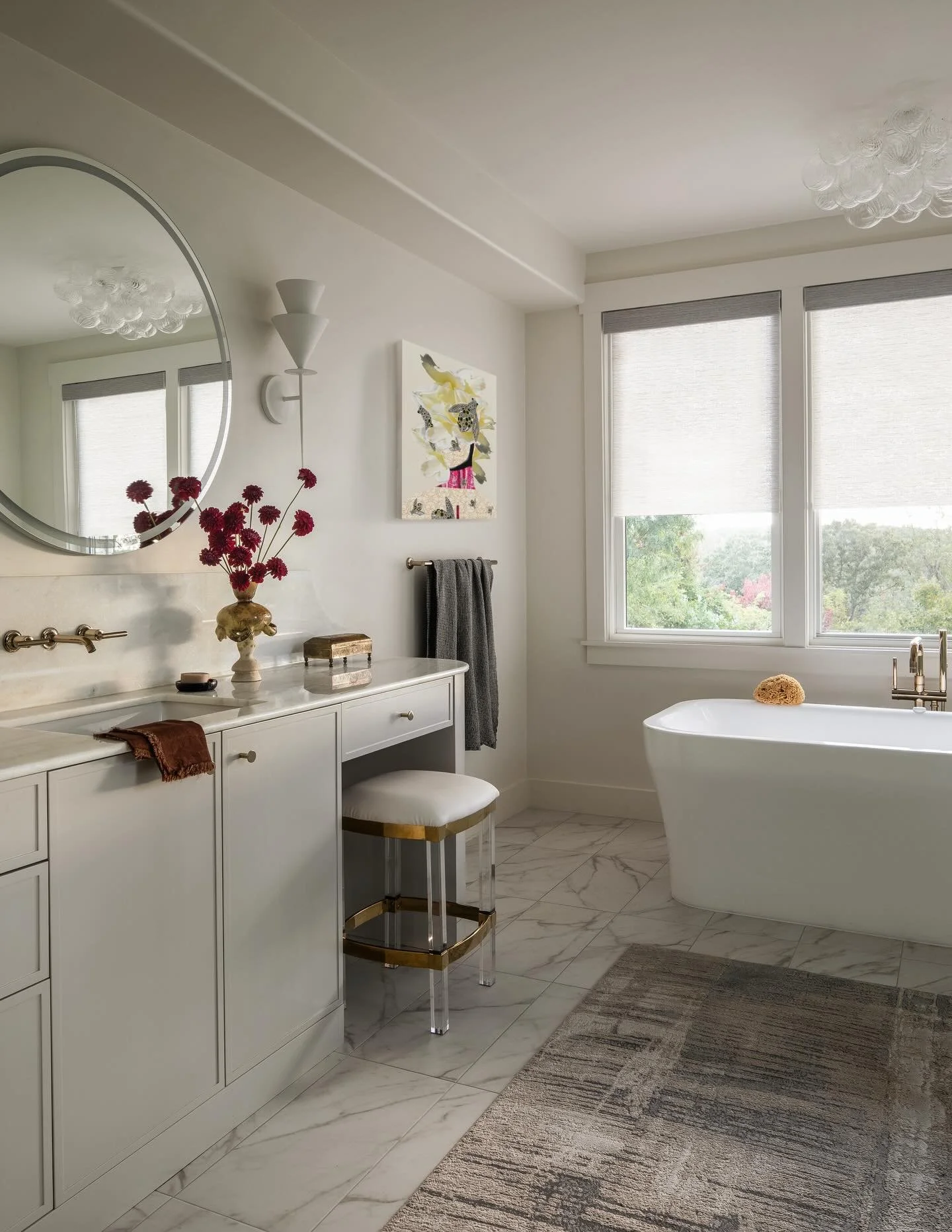 Soft light, sculptural lines, and a quiet sense of luxury. This bath was designed as a retreat where warm metals, tailored millwork, and a freestanding tub come together in effortless balance.

A space to slow down, soak, and savor the everyday.

Des