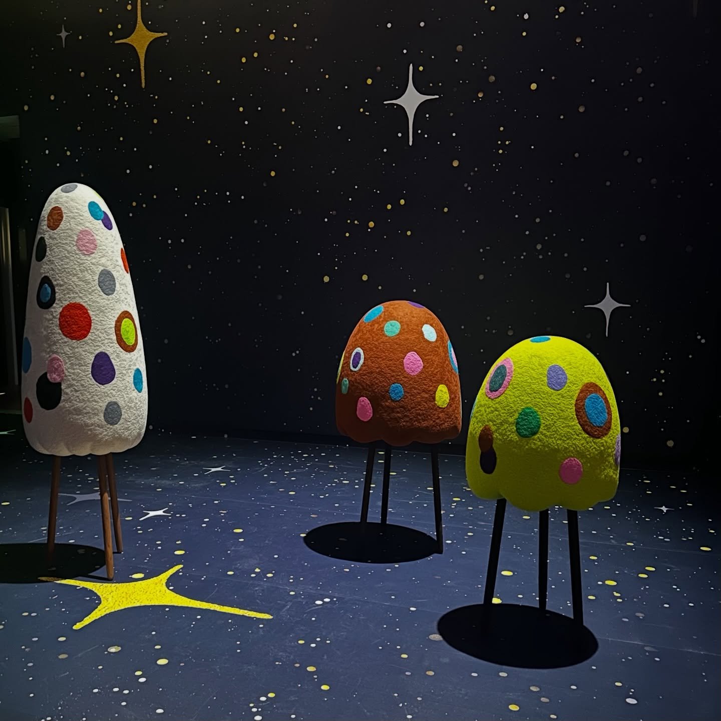 Masako Miki's show "Midnight March" at @maamboston invites us to immerse in an alternate cosmos entirely of her making, where binaries disappear, ambiguous shapes replace known figures, and ancient narratives evolve to meet contemporary anx