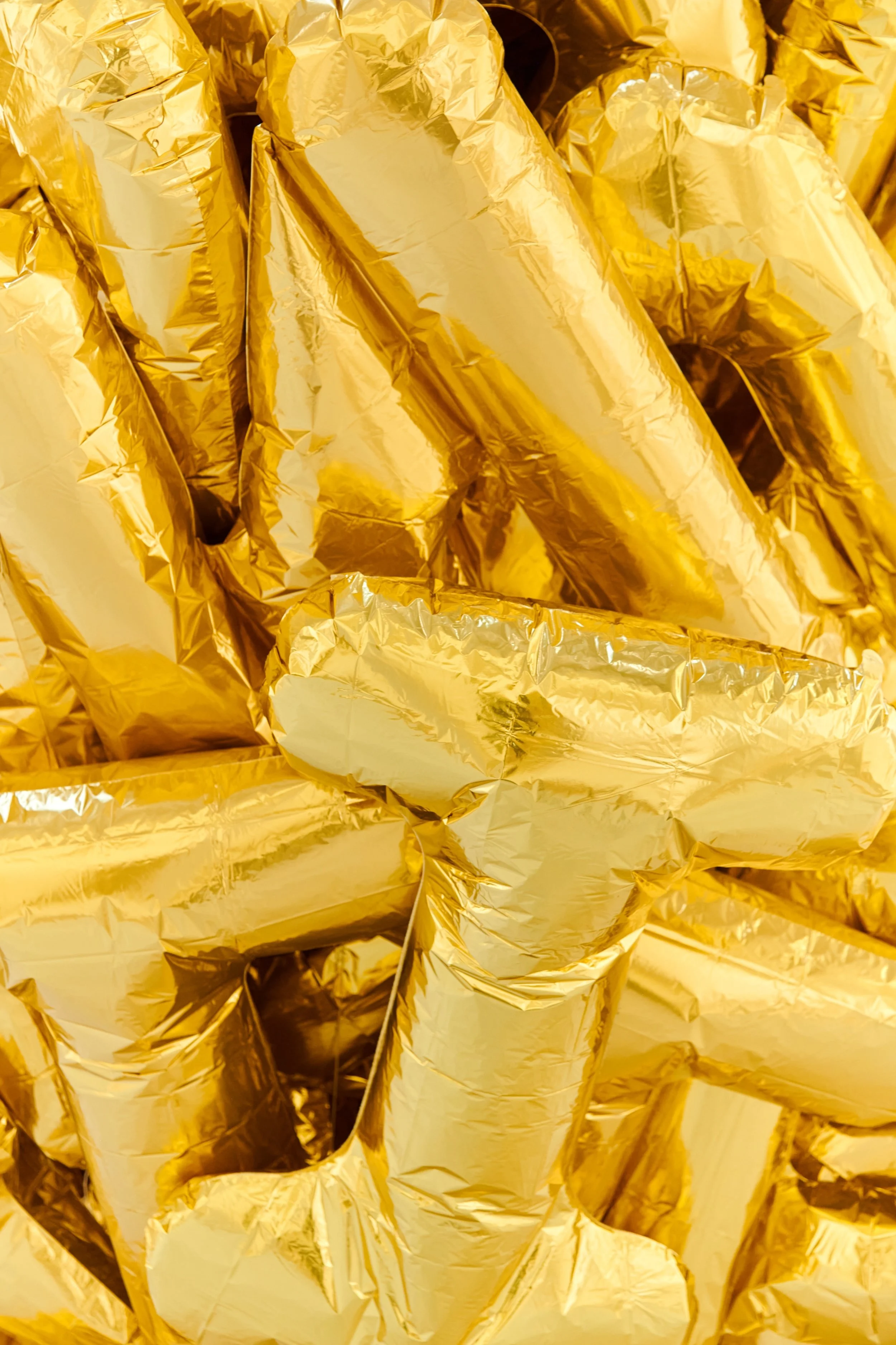 Banu Cennetoğlu's Gilded Message