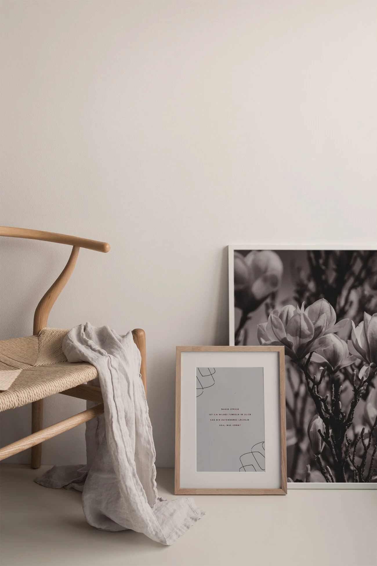 Schwarz-Weiß-Fotografie einer Magnolie