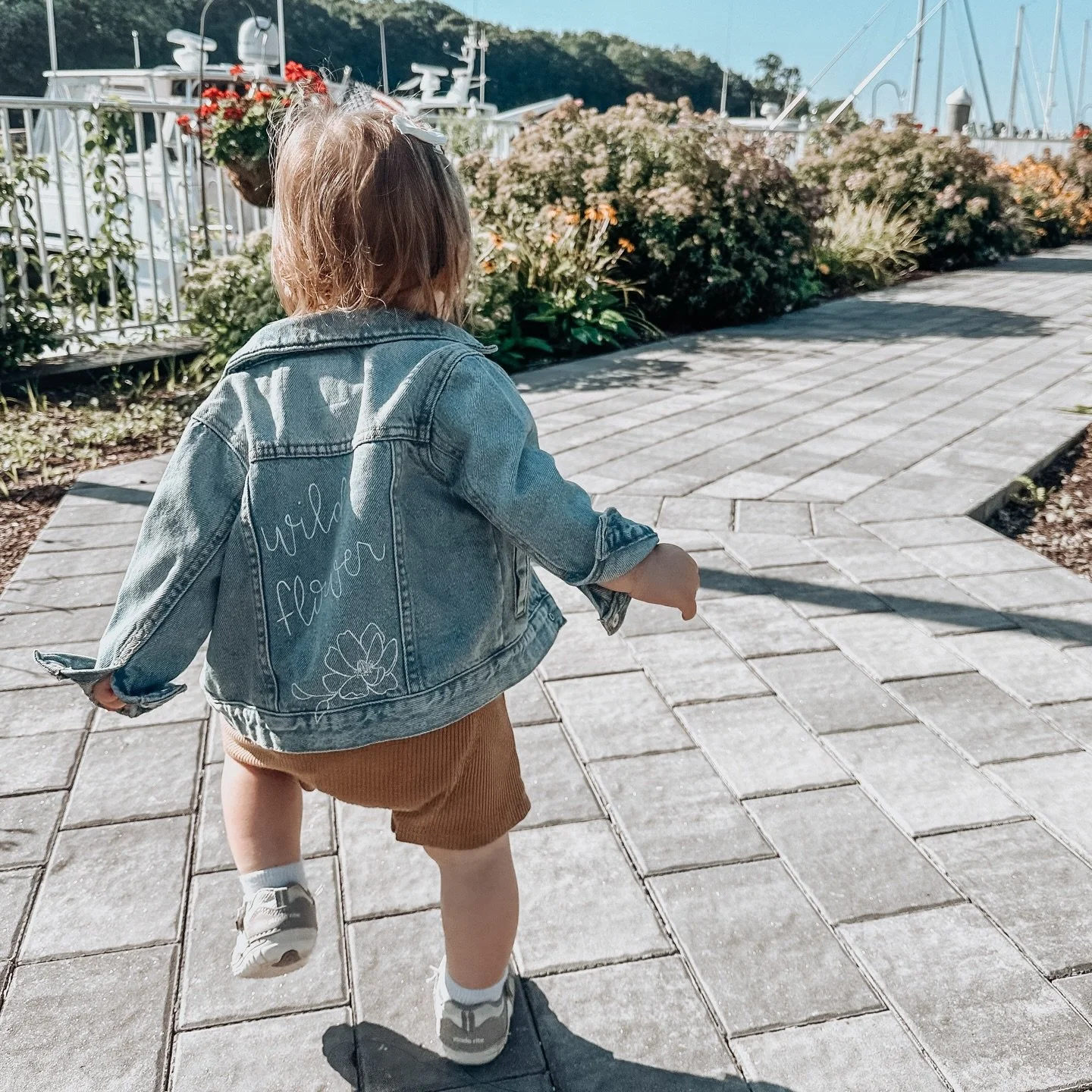 soon enough we&rsquo;ll be in the sunshine again ☀️

the first little toddler jacket i painted (3 years ago) still holds up!

gifting a jacket for spring? or easter? now is the time to reach out 😊

#handpainted #jeanjacket #customjacket