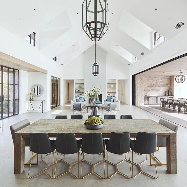 We're so excited to have our wine country project featured in the March/ April issue of California Homes! Please check it out online and in print. 
Design: @rebeccaloewkeinteriors 
Architecture: @taylorlombardoarchitects 
Photo: Adri&aacute;n Gregoru