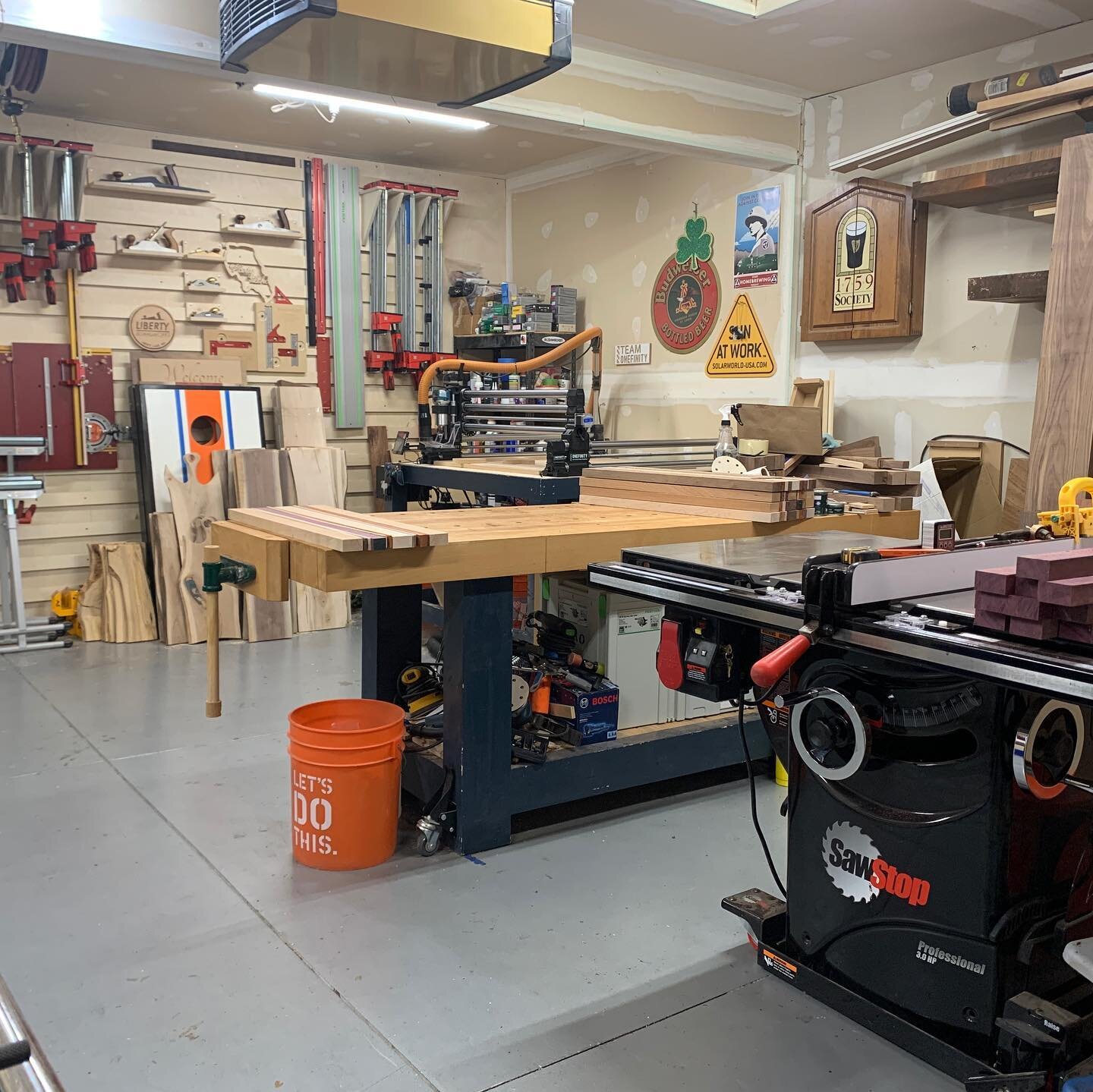 What a beautiful weekend we had here! Got the shop cleaned up, aired out and a bunch of boards going while still having time to enjoy the gorgeous weather.
&bull;
#woodshoplife #woodworking #spokanecustomfurniture #artisanwoodworking #metalandwood #s