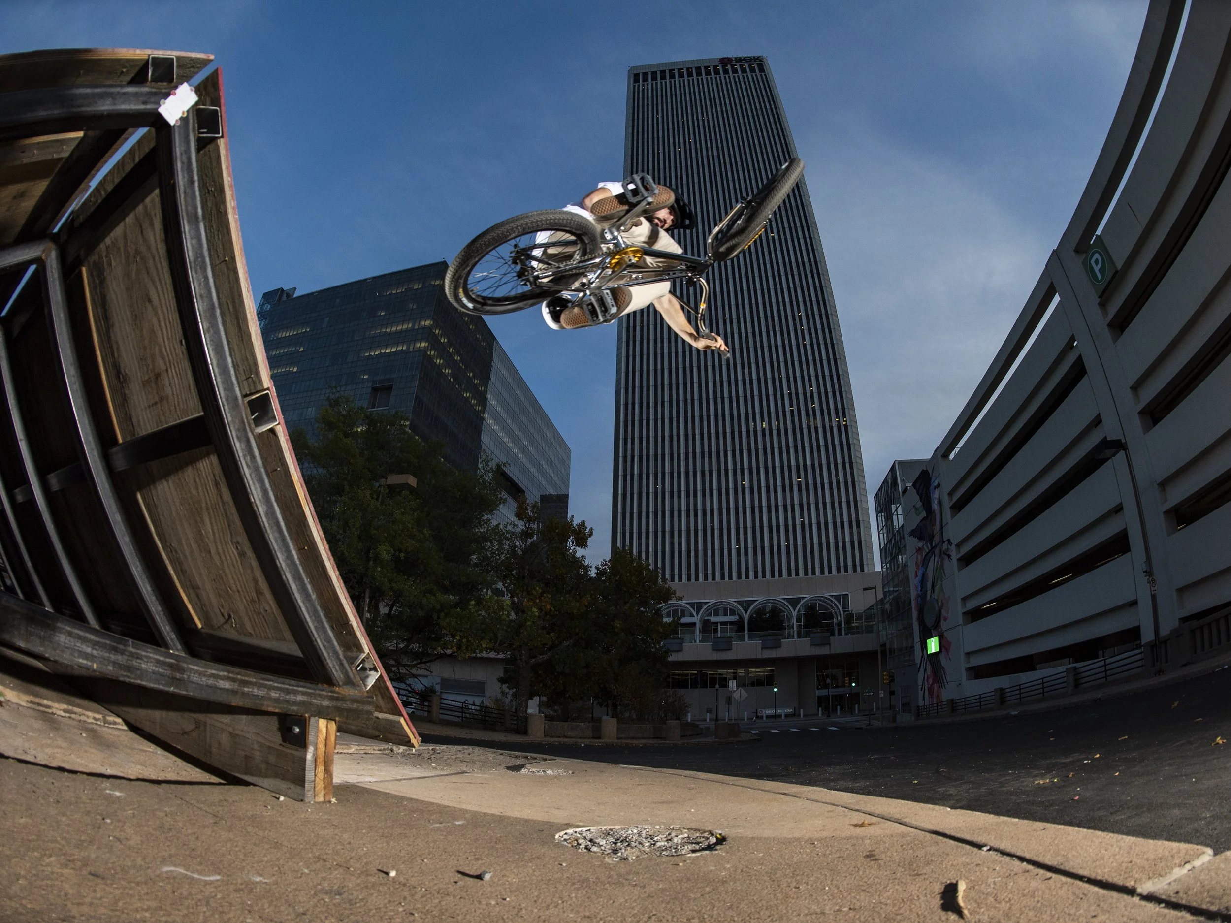 _KDK6321_Dravin Hallford_table_JazzHOF_IGversion.JPG