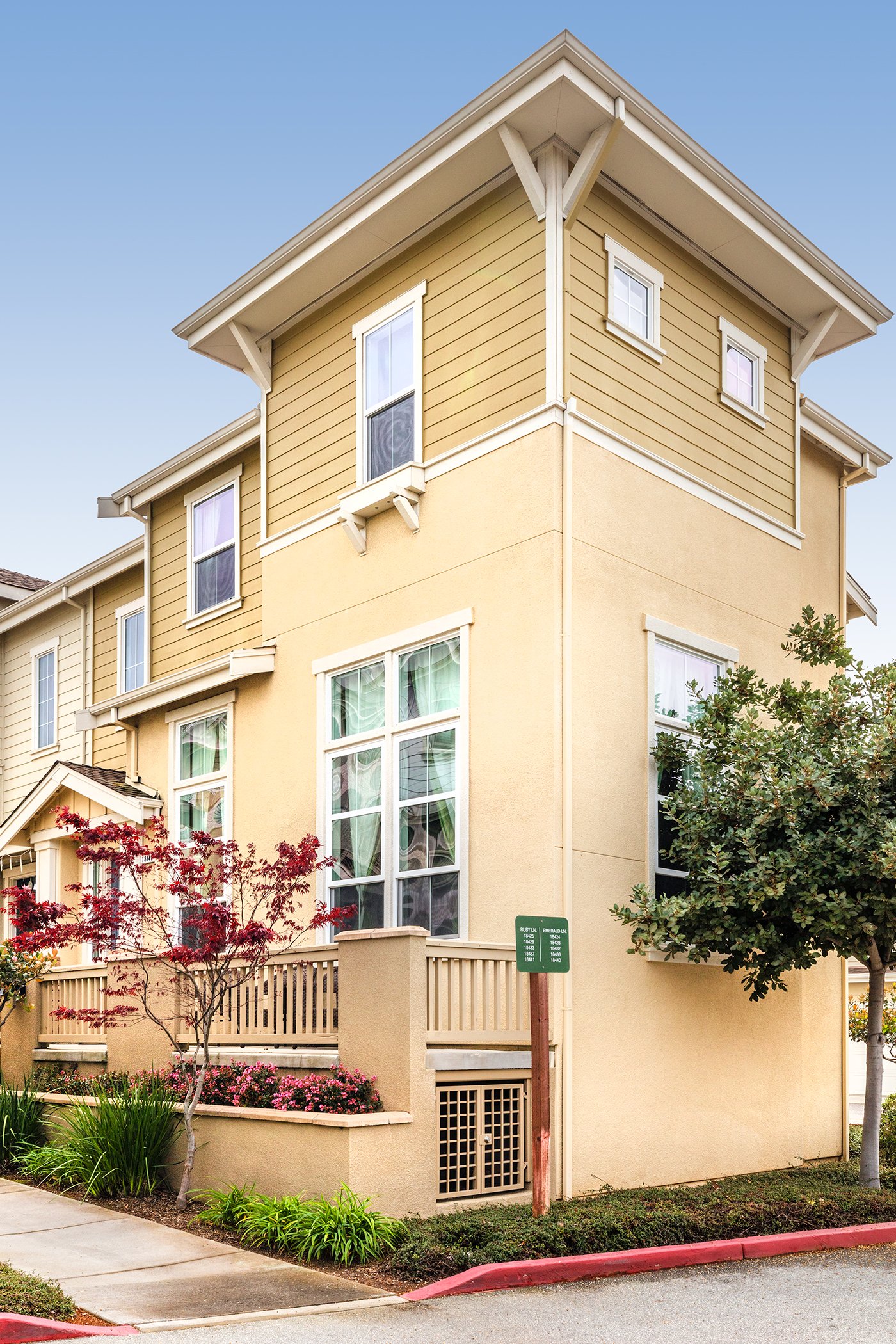 11-18440-Emerald-exterior-mls.jpg
