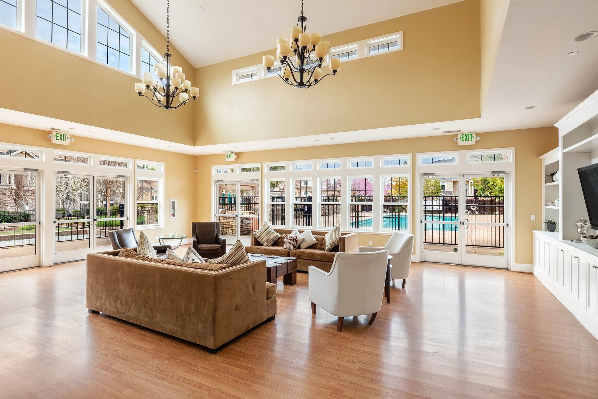 12-18440-Emerald-clubhouse-mls.jpg