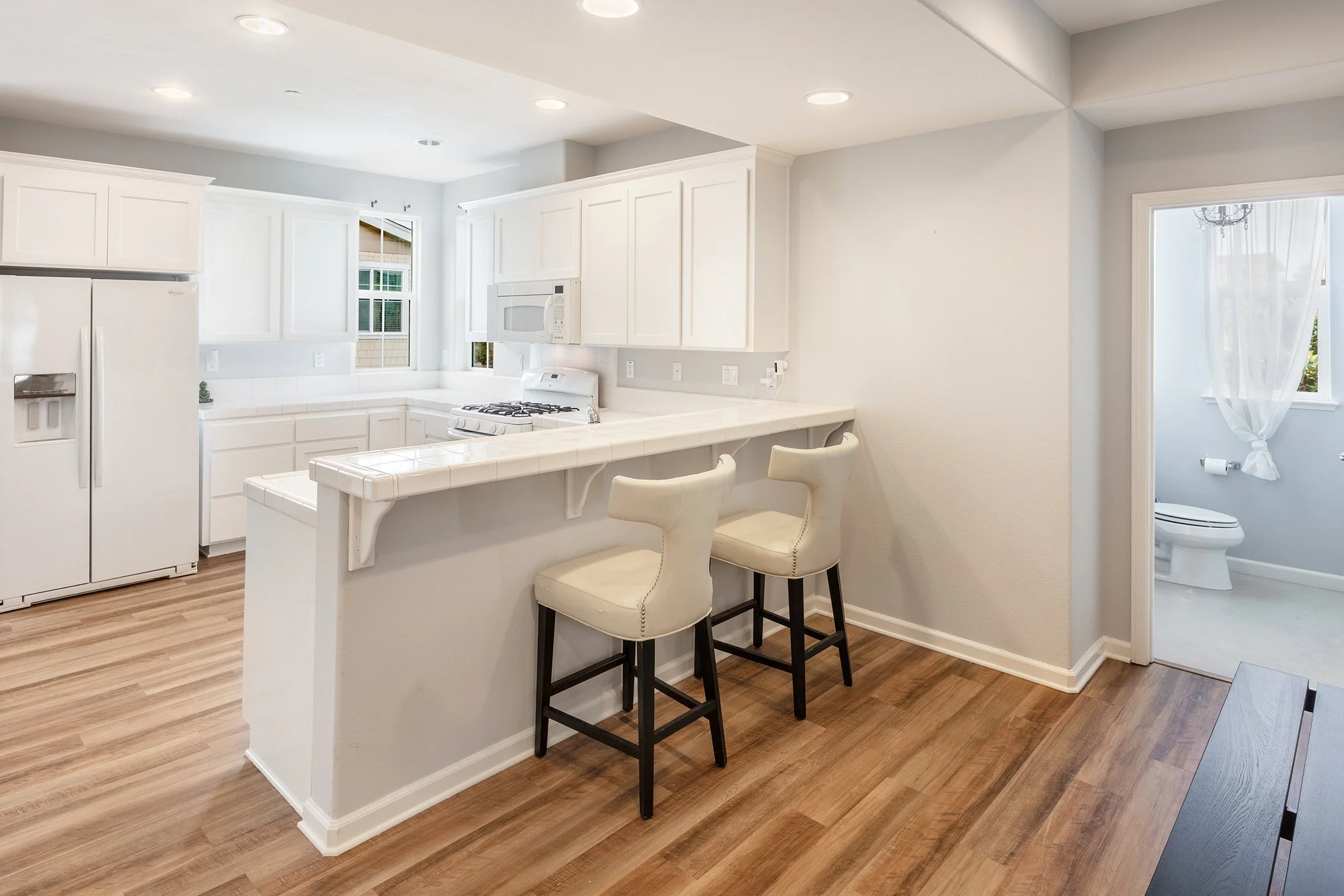 03-18440-Emerald-kitchen-mls.jpg