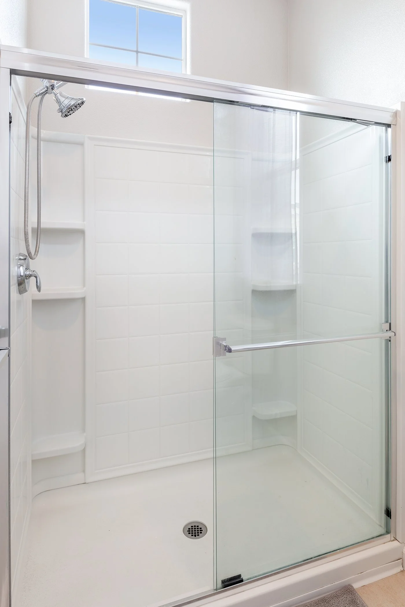 08-18440-Emerald-1bath-mls.jpg