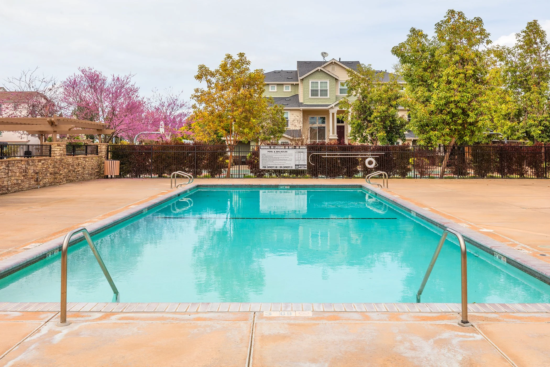 13-18440-Emerald-pool-mls.jpg