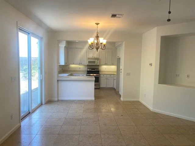 Kitchen2.jpg