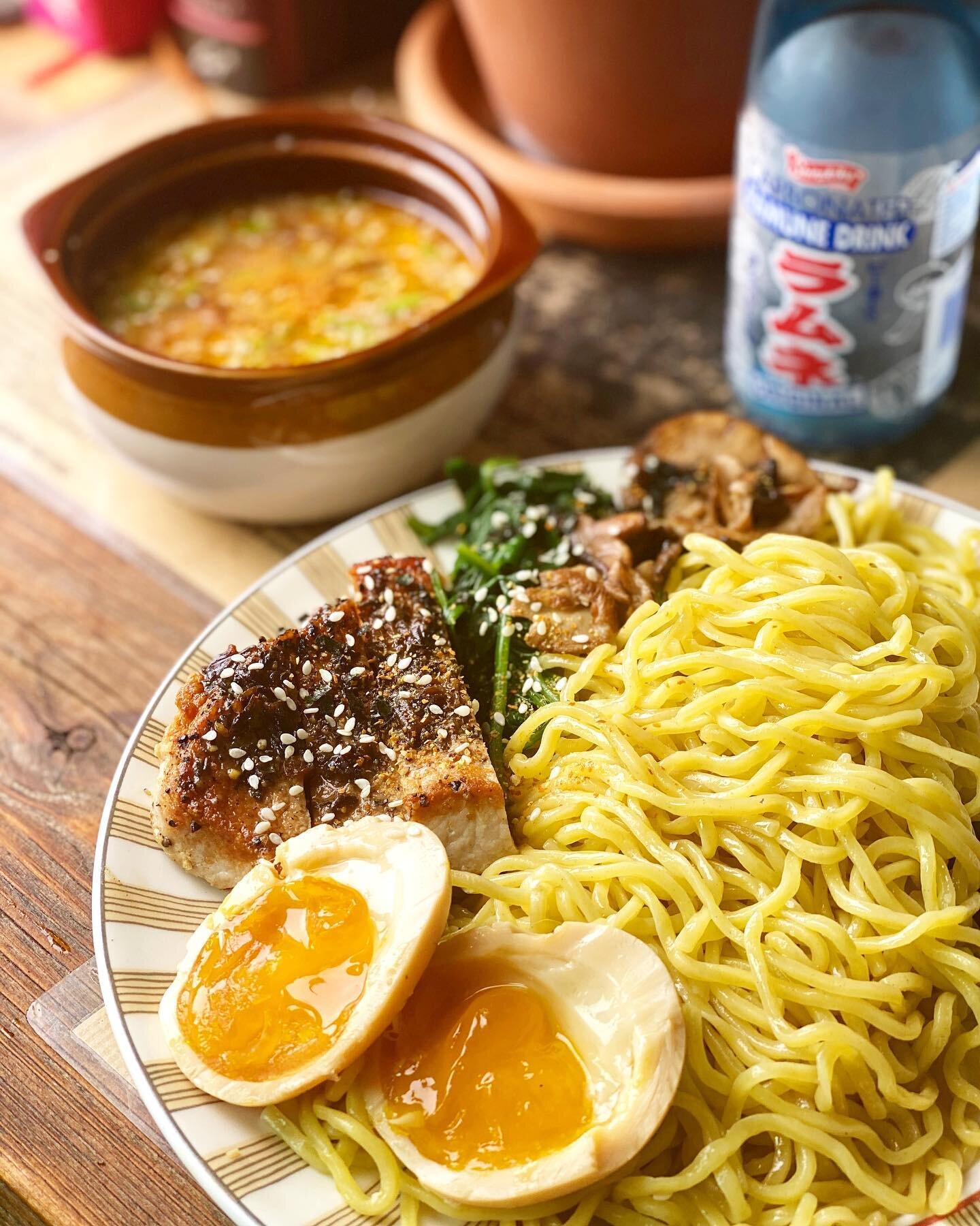Holy heatwave 🔥 Let&rsquo;s take a dip with this tasty miso Tsukemen served either hot or cold and topped with umami laced miso marinated eggs, don&rsquo;t forget the ice cold Ramune 💦🍜🏊🏼&zwj;♀️

Recipe can be found on the blog 
➡️Link in Bio⬅️
