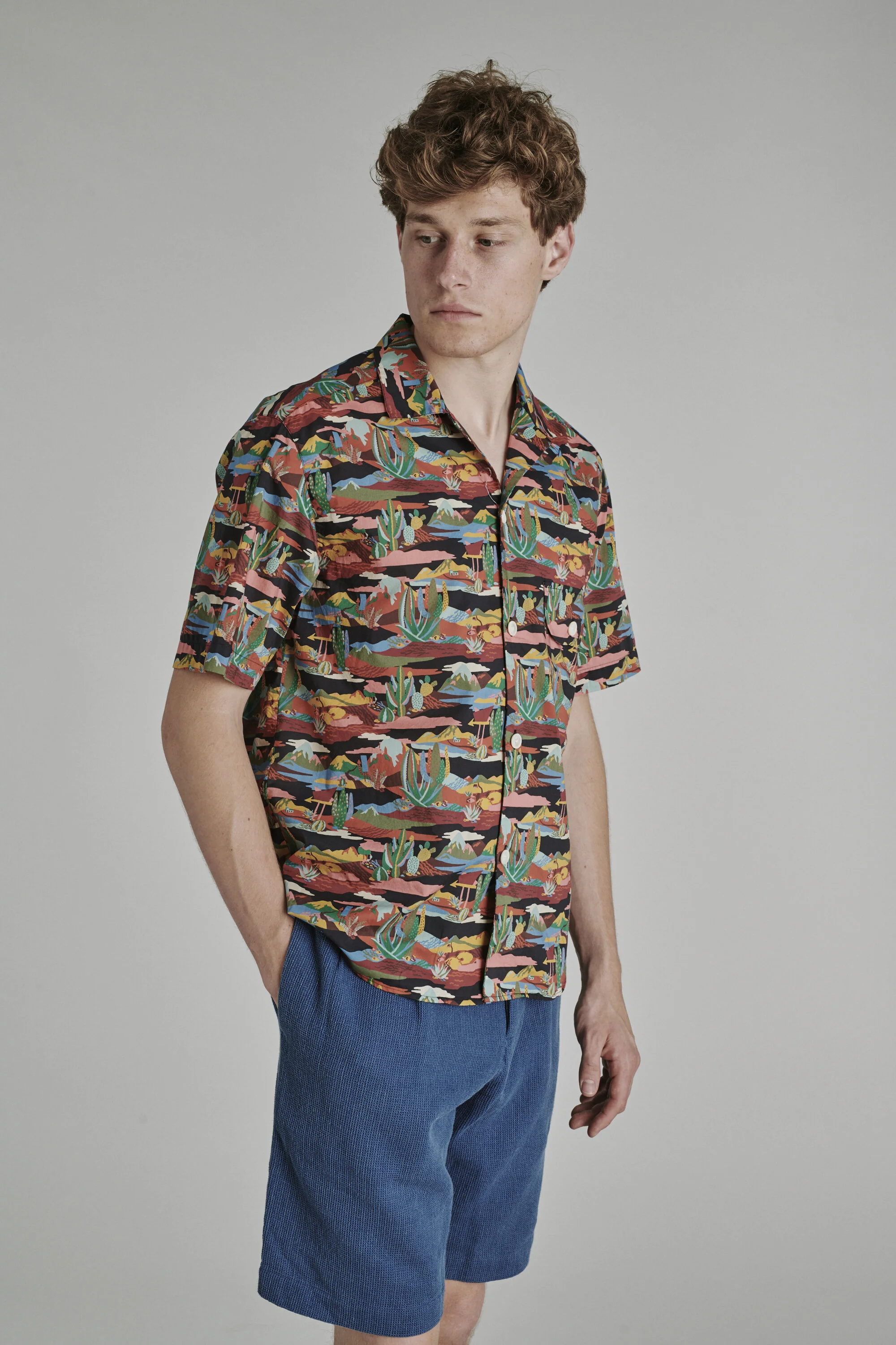 Camp Collar Shirt in a Pink, Blue 