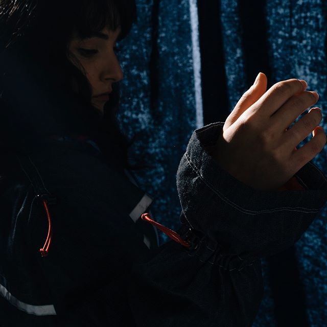 Dancin' in the dark

ALTITUDE
Photographer: @_dovs 
Model: @lexi_mischnick 
Hair + Makeup: @chhholo 
Coat: @its_amymay . . . . . .  #altitude #denimdesign #denimstreetwear #denimfordays #denimdays #outerweardesign #outerweardesigner #drawstring #nash