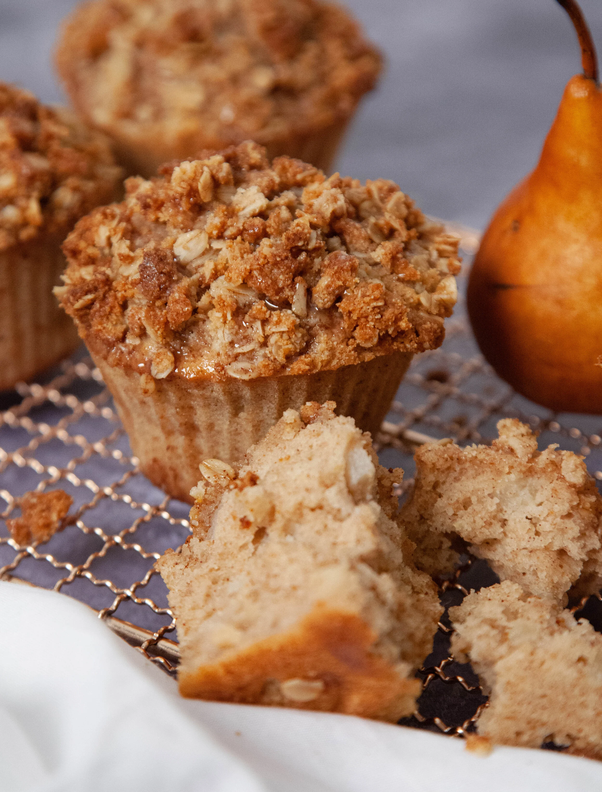 Pear and cardamom muffin