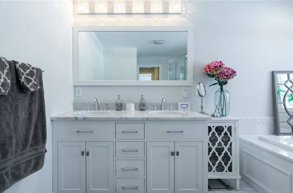 Bathroom+vanity+in+modern+master+bath.jpg
