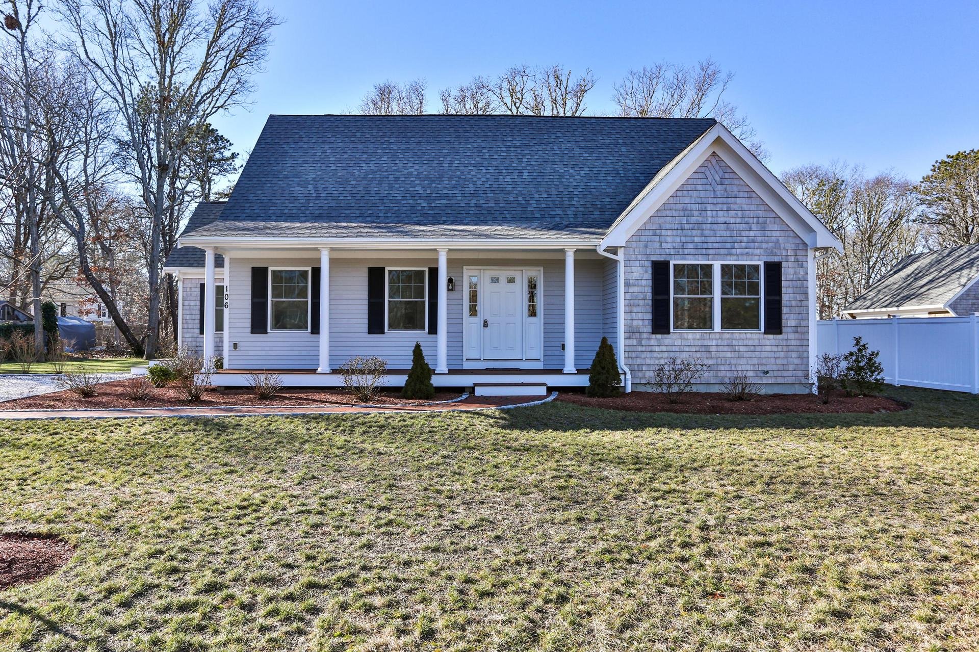 Front flat view of modular cape home in massachusetts.jpeg