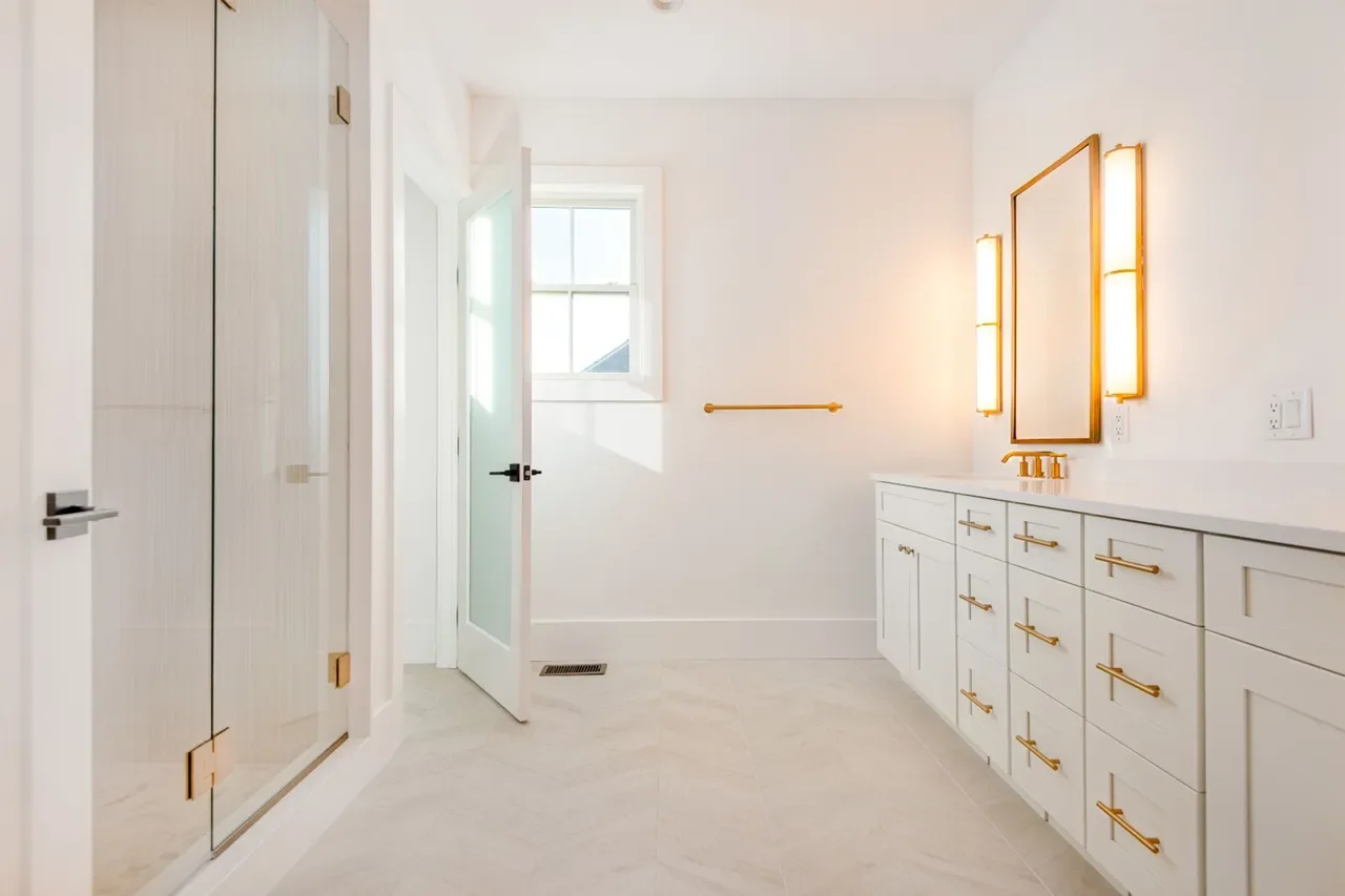 Signature Building Systems luxury Custom Modular master bathroom nantucket.webp