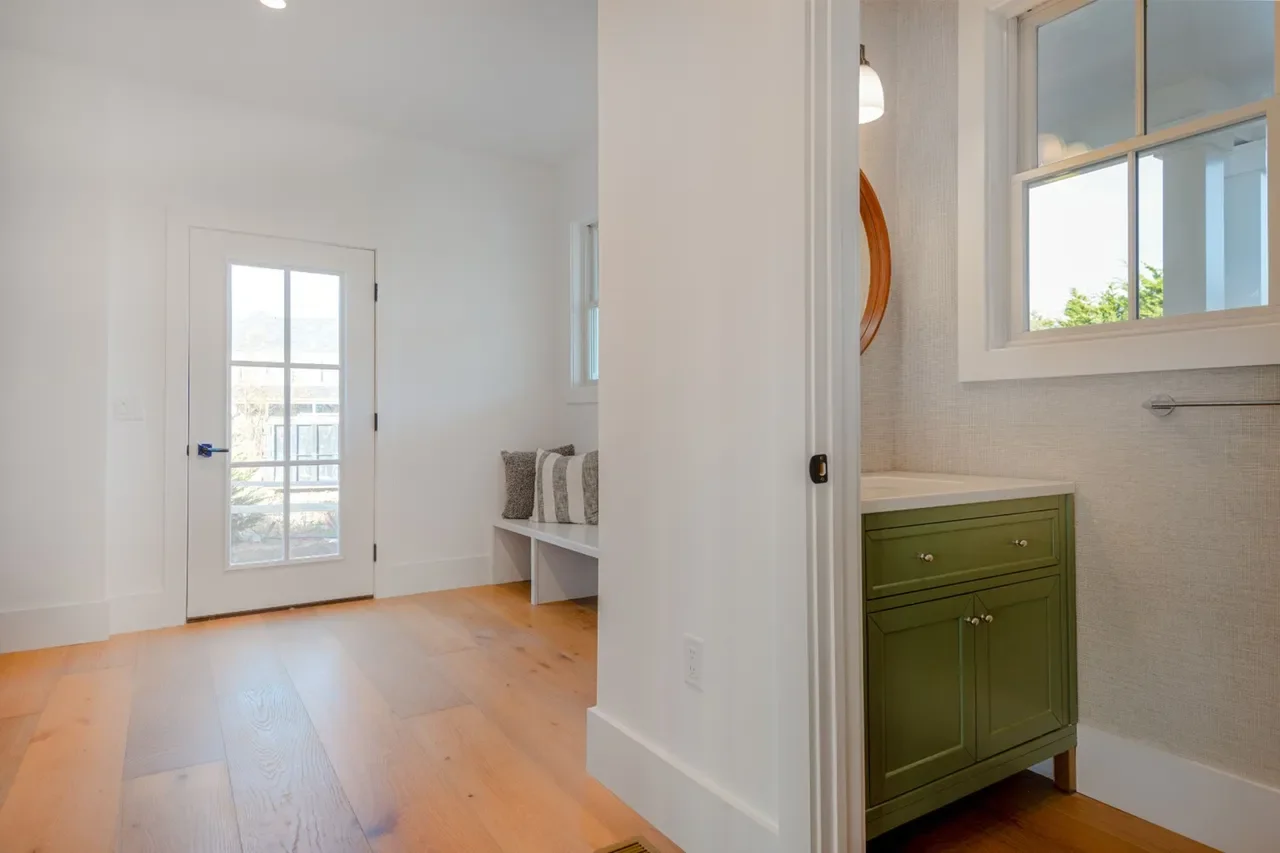 Signature Building Systems luxury Custom Modular entry bathroom.webp