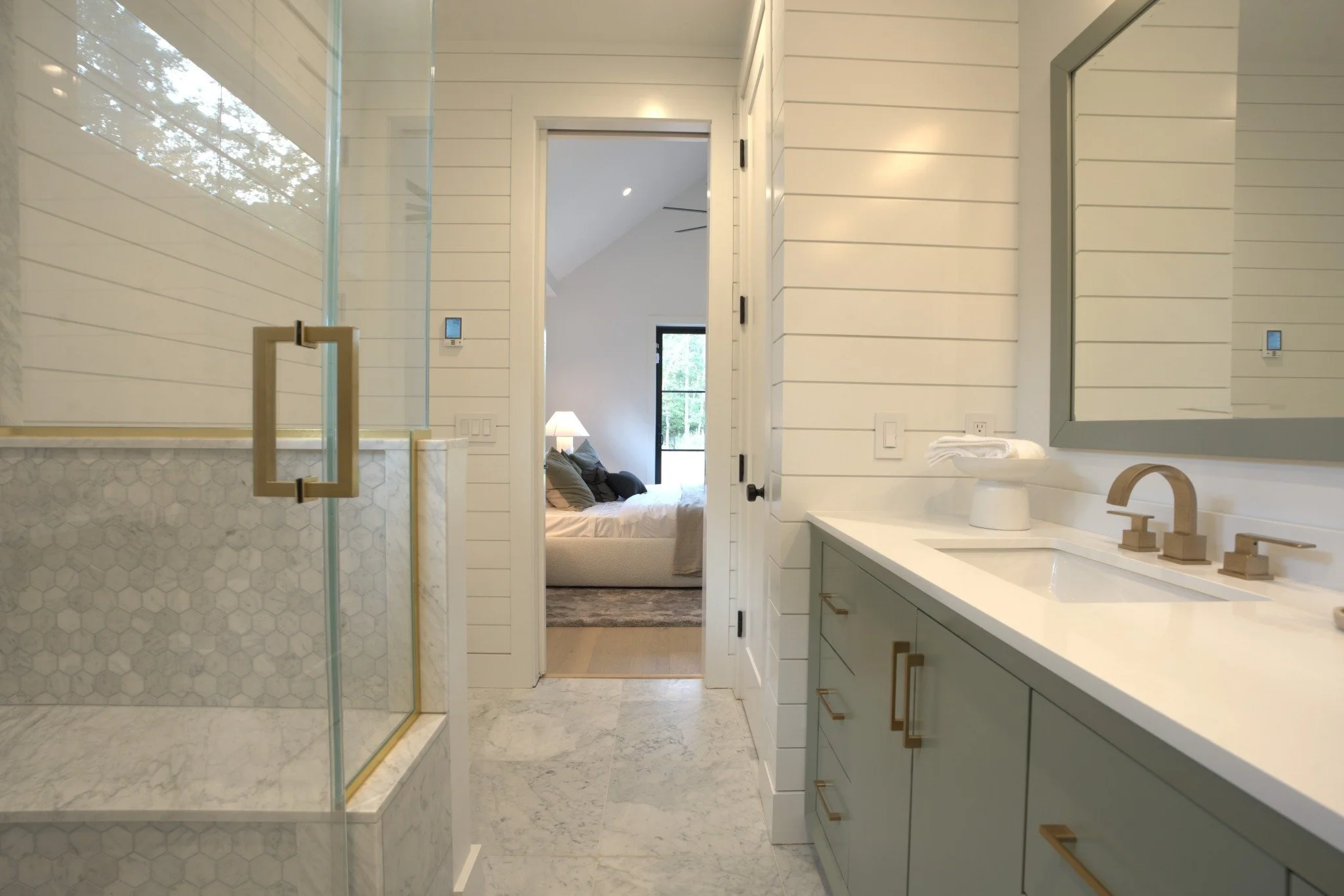 luxury-modular-primary-bathroom-custom-ranch-signature-building-systems.jpg