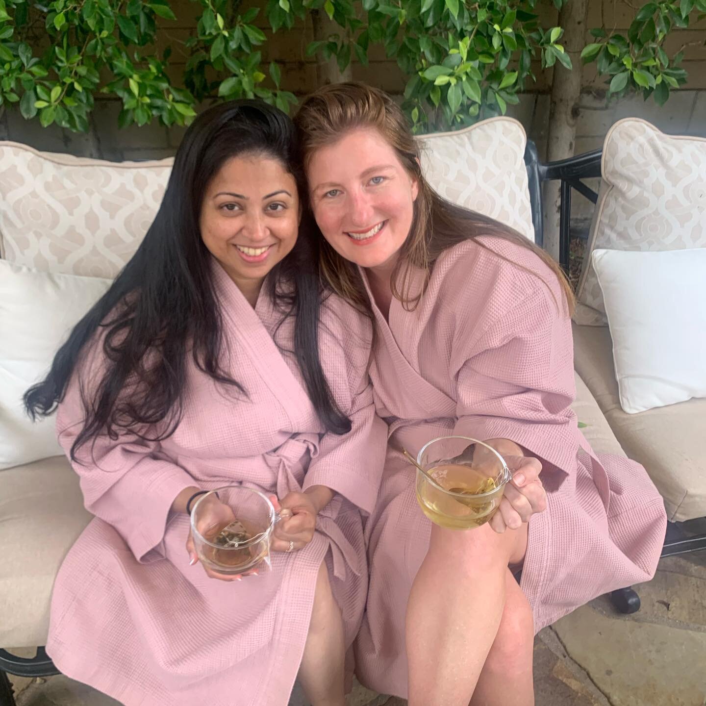 Girls day!!! Get together with your closest friends! Our previous guests enjoyed a chocolate massage, a rose sugar body scrub and a Circadia chocolate facial along with some Vahdam tea. Create lifetime memories with lifelong friends at lotus home! 💗