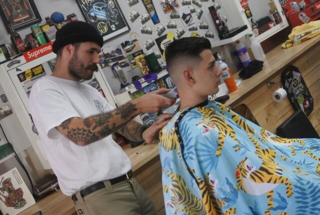 We have a few appointment left for tomorrow (Friday) shot as a message to book in!
&bull;
#sliprocksbarbershop
#mildura
#barbershop