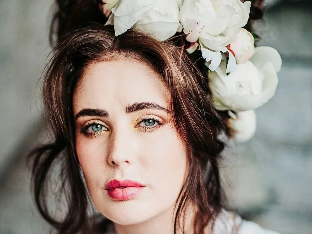 How Hair and Makeup Work Together to Create a Complete Look