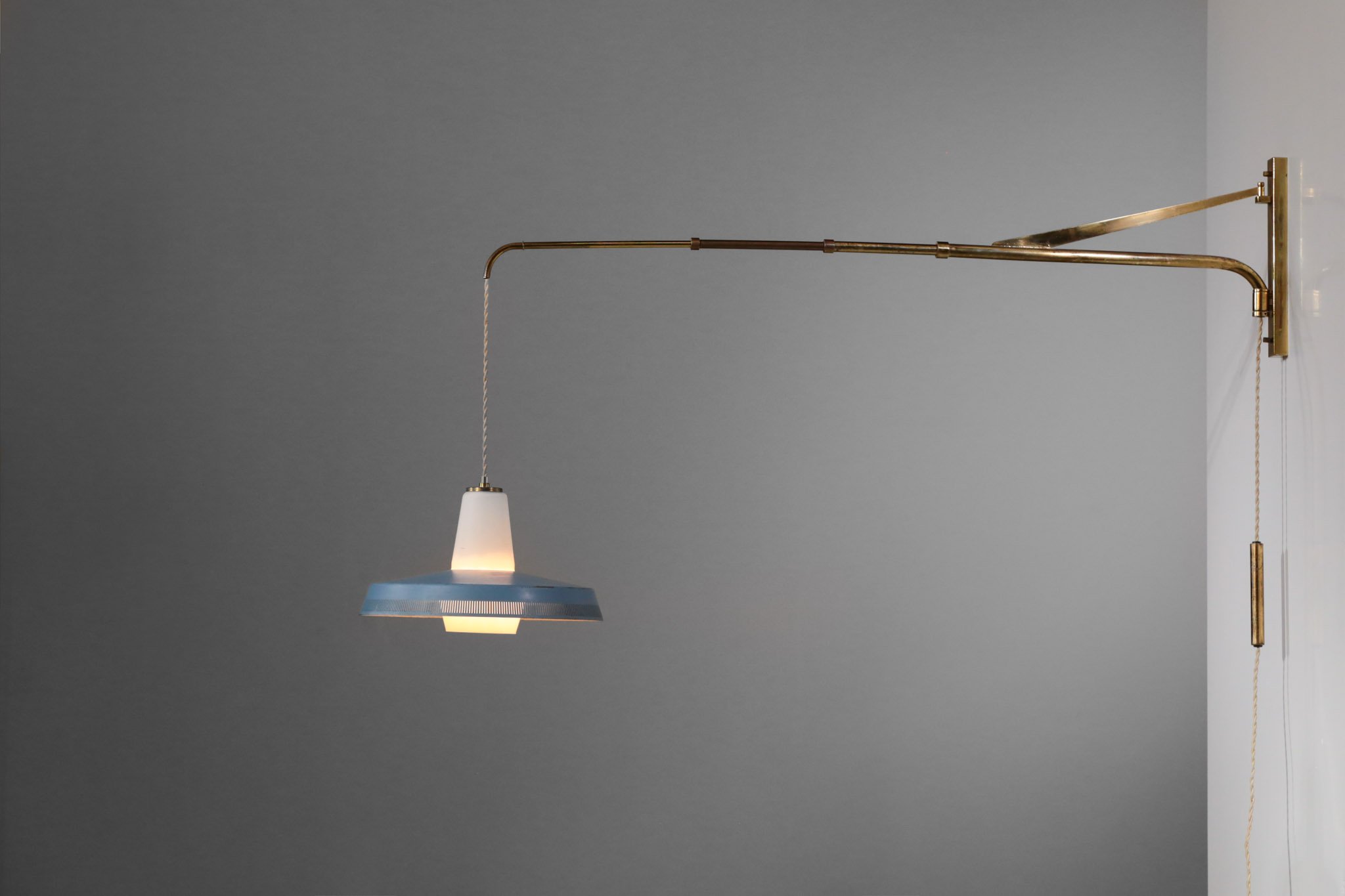 LARGE ITALIAN WALL LIGHT IN GINO SARFATTI STYLE