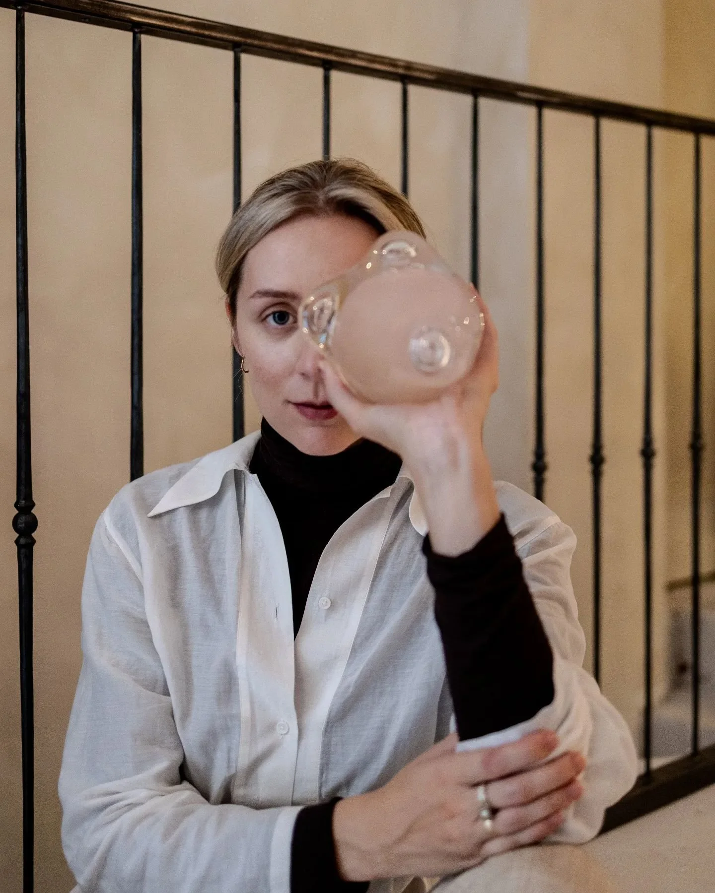 Glass stories. Currently devoted to research in Art Glass. 

Photo @gabrieladbr