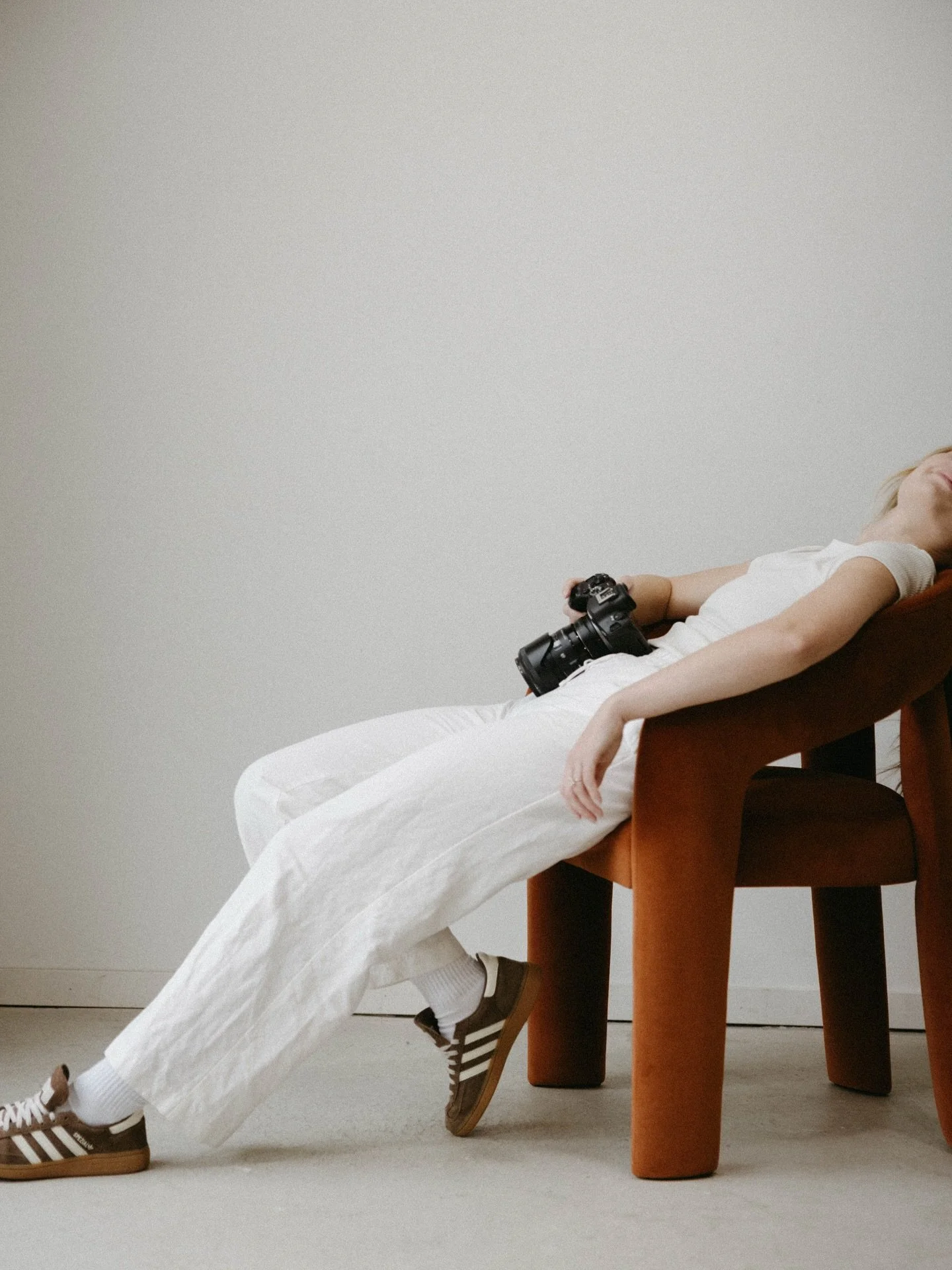 Snowy day means lounging, because productivity can wait ☁️