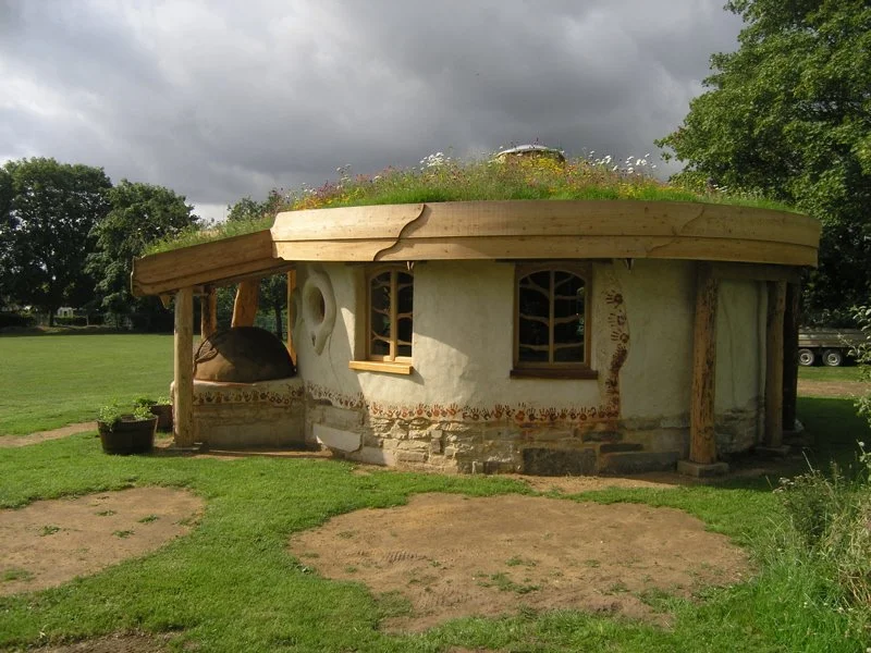 A Guide to Green Roofs – Helping Buildings do more for the Environment