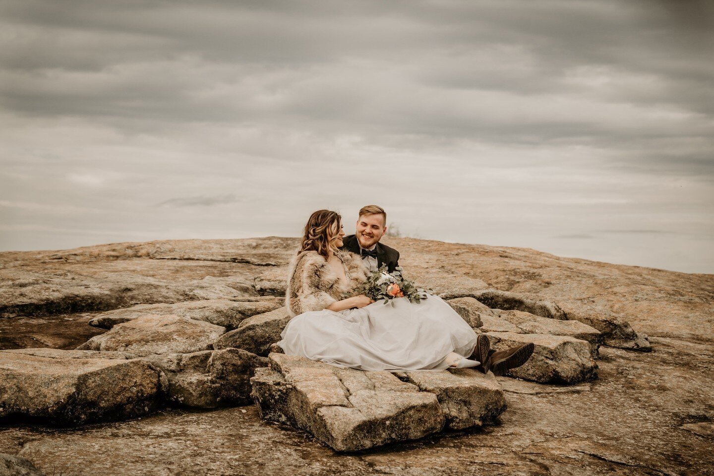 A wedding on a mountain top?!?! Count me in. 😎⁠
⁠
#nashvilleweddingphotographers #nashvilleweddingphotography #nashvilleelopement #love #wedding #elope #nashvillephotographer #franklintennessee #elopenashville #elopementphotographer #elipement #elop