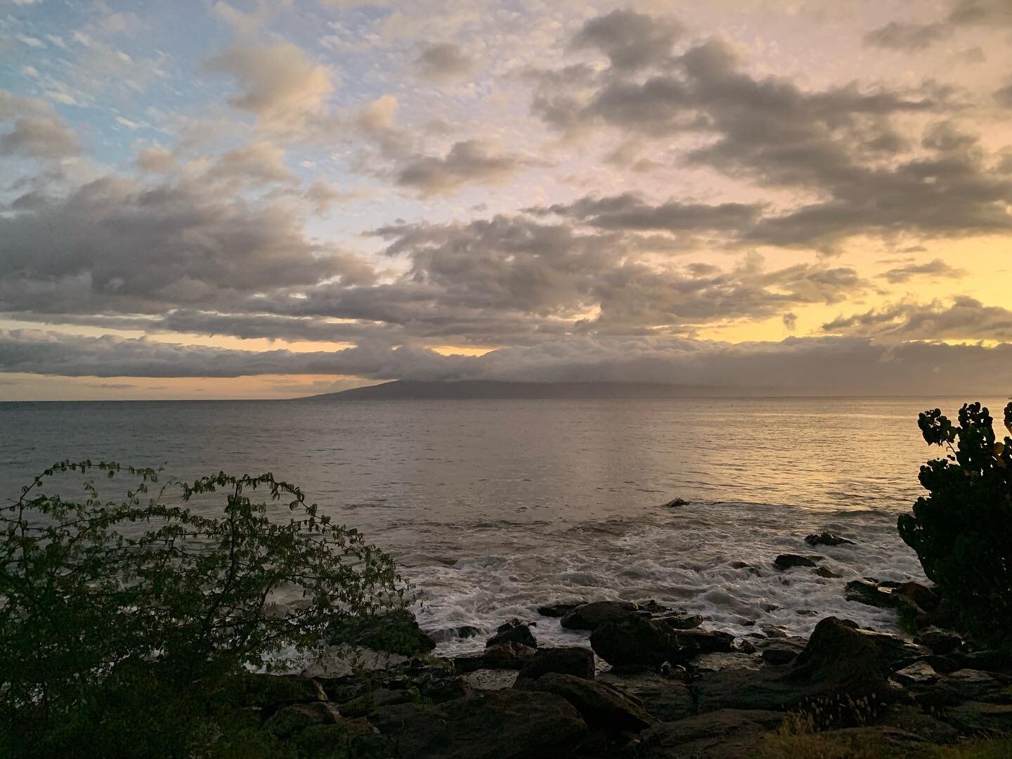 So close and yet so far&hellip; #lanai#aninadvertanatmauisunset
