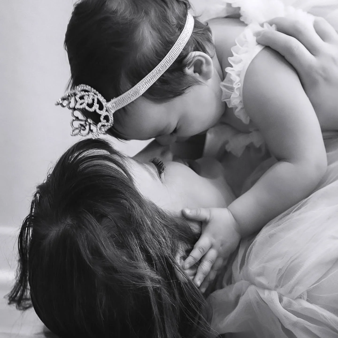 A mother's love is pure simple and peaceful 💜
#happymothersday #mommyandmephotoshoot