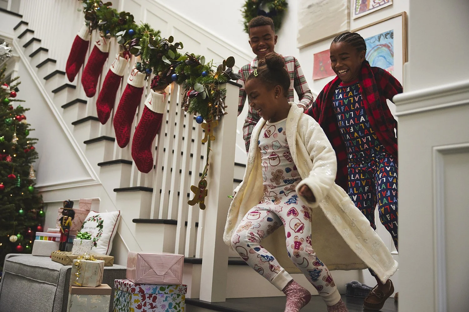 939027-Most-Wanted-SSNL-Gifting-AA-Kids-Coming-Downstairs-5929-SELECT.jpg