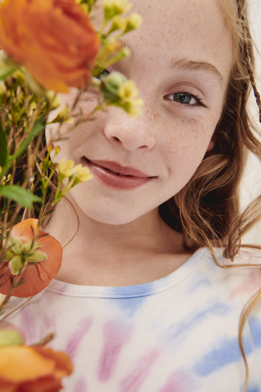 1125254-APRL-SpringFashionInStudio-Kids-New-Arrivals-3-Girl-OF-FY23_4952-SELECT-1280x1280.png