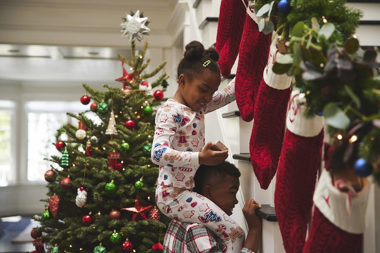 939027-Most-Wanted-SSNL-Gifting-AA-Kids-Coming-Downstairs-6070-SELECT 2.jpg