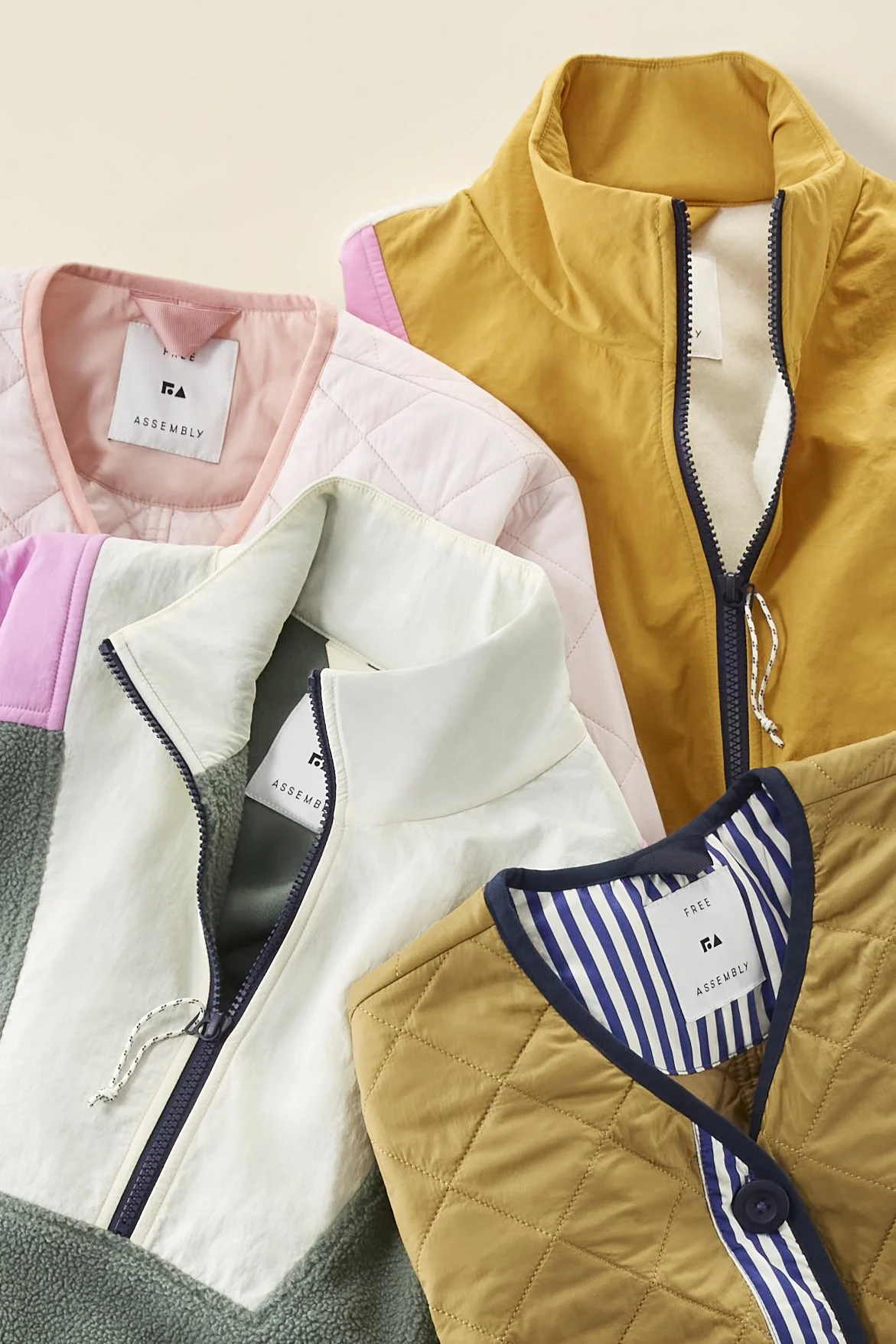 1649808-APRL-Fall-Fash-WMNS-Femme-Explorer-Group-LD-FY23-sq-v2-hero-SELECT copy.jpg