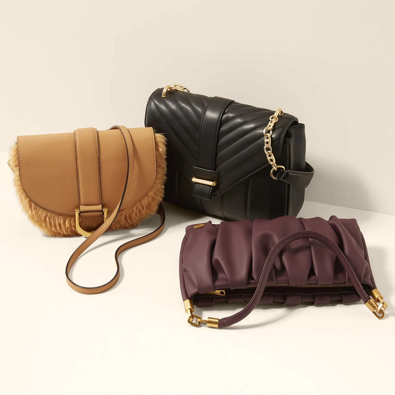 1649808-APRL-Fall-Fash-WMNS-3D-ACC-Group-Handbags-LD-FY23-sq-hero-SELECT copy.jpg