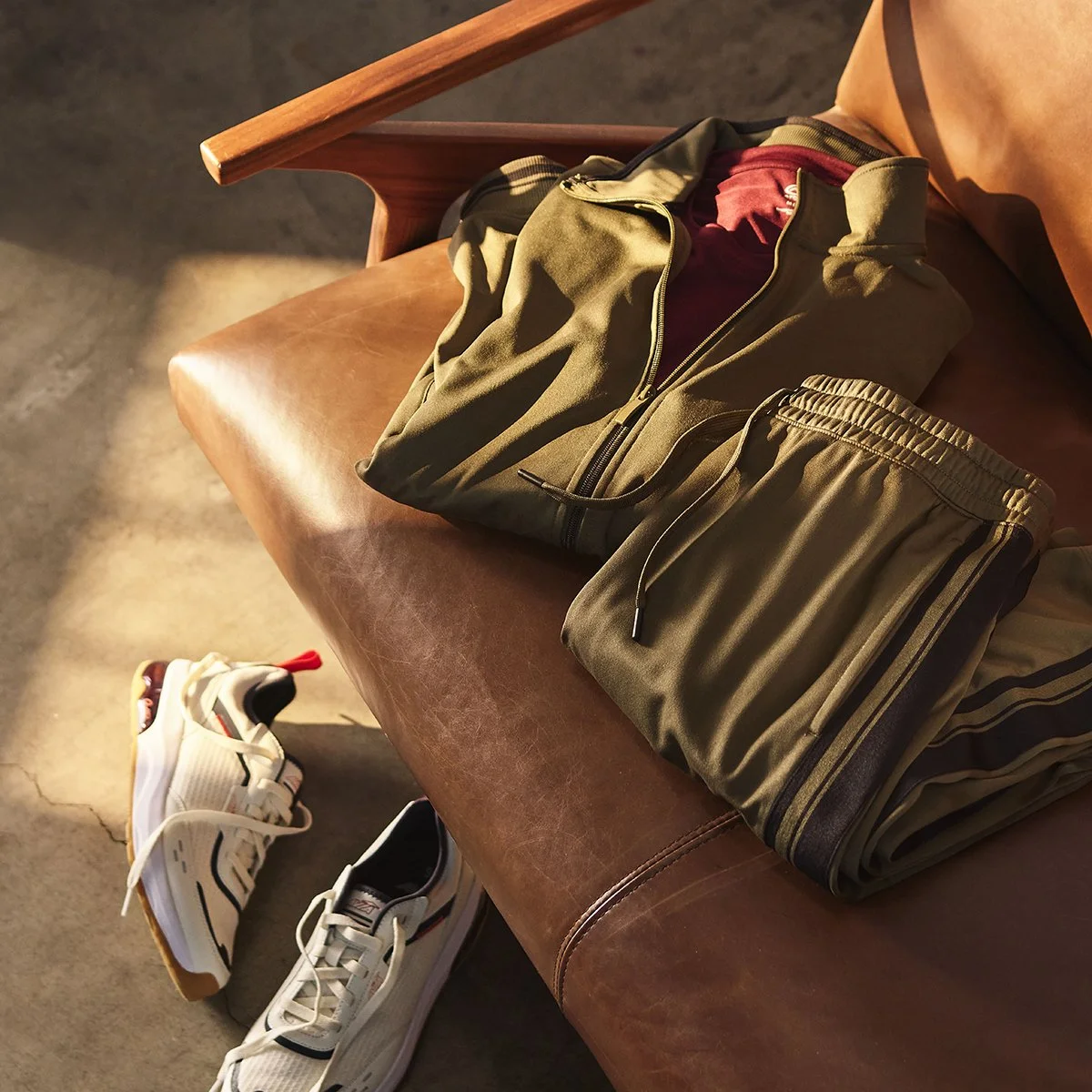 2900260-APRL-Mens-Fall-Fashion-Trends-Retro-Activewear-Sets-LD-FY24​-1398-main-SELECT.jpg