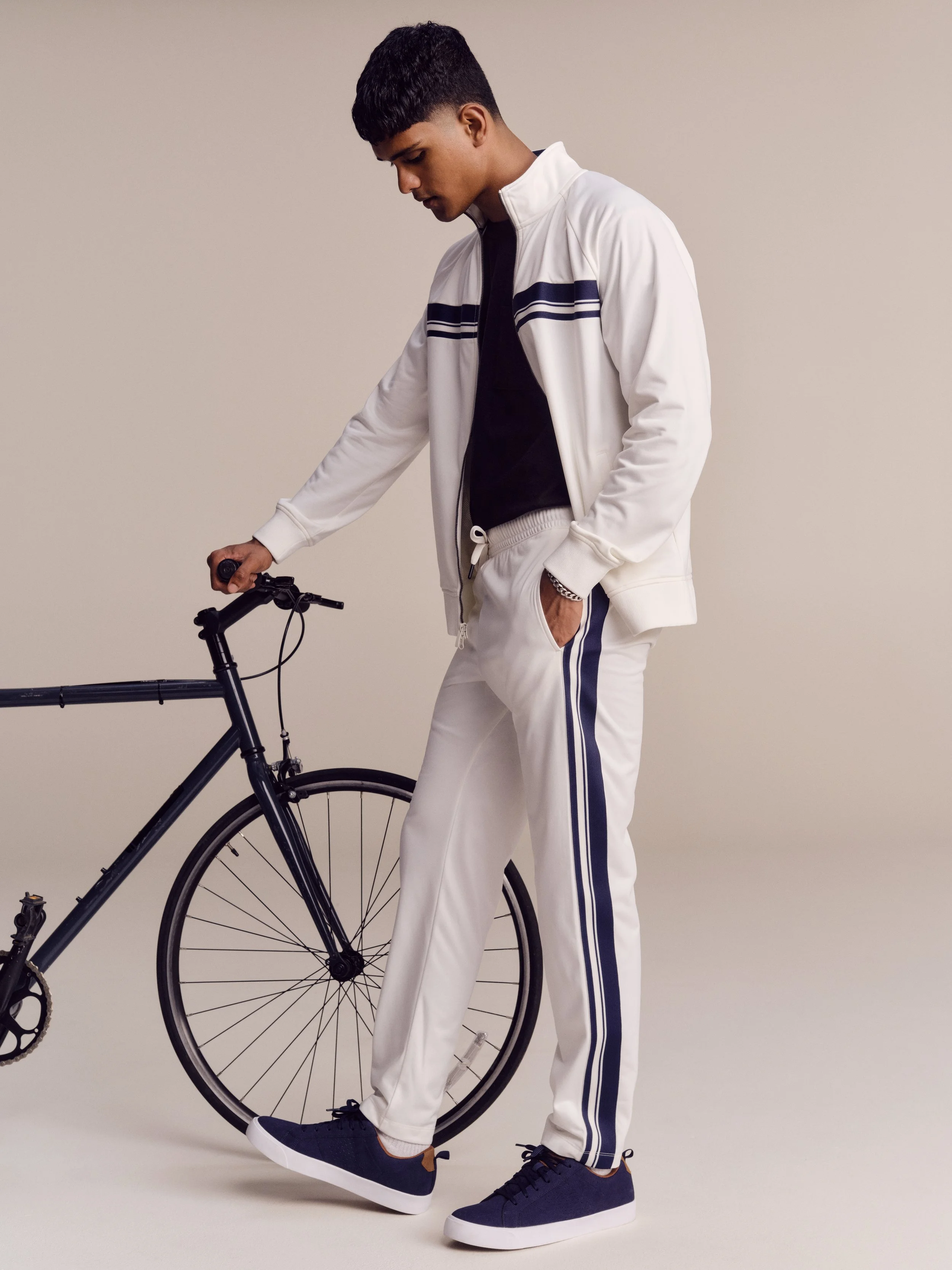 4570840-Fall Trend-Fashion-Active Lifestyle AW Retro Active Set-OF_01104-GW_a (1).jpg