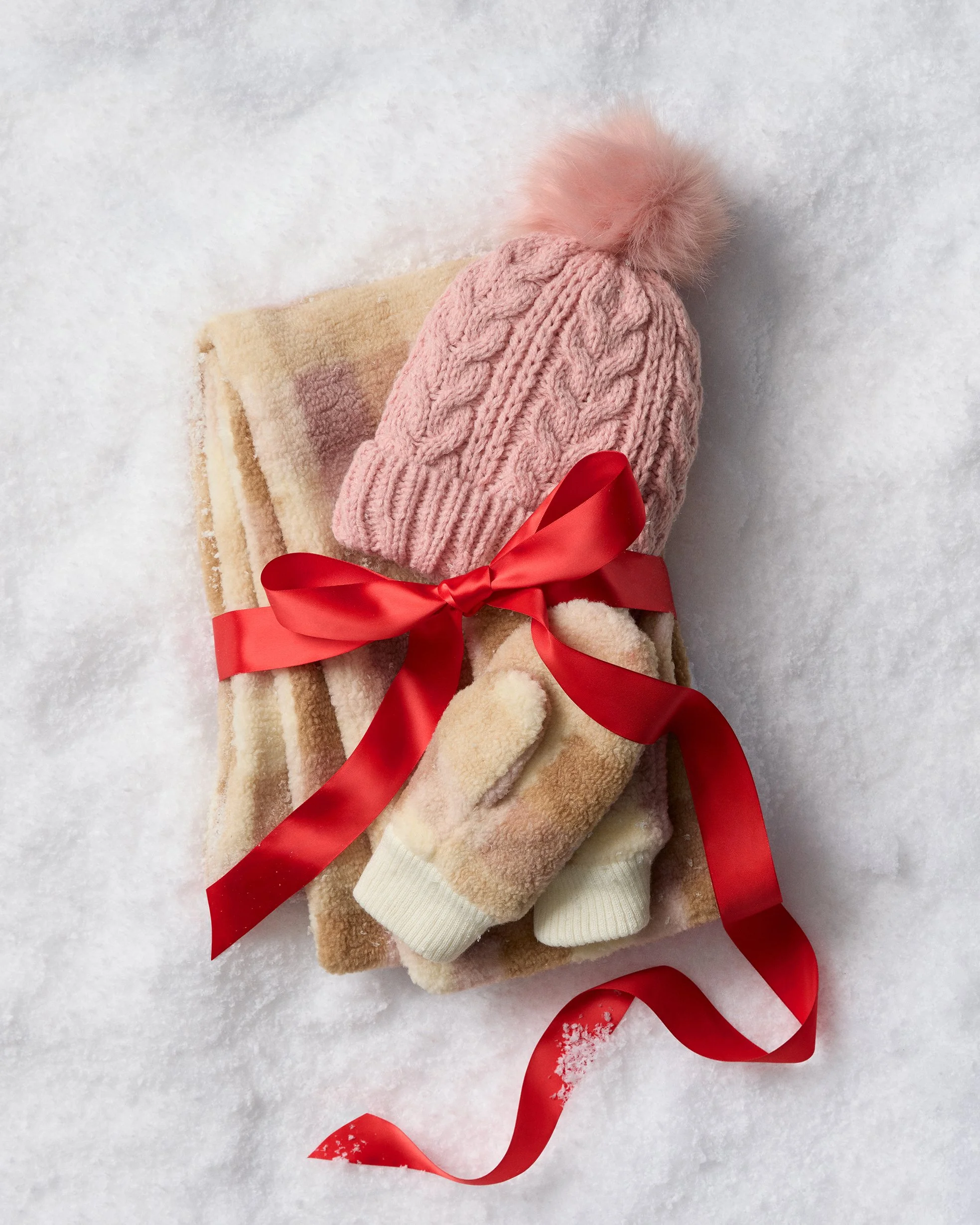 4941679-FY25-HOLIDAY-COLDWEATHER-Acc-Gloves-Hat-Mittens-Apparel-LD-0367-HERO_a_sRGB150.jpg