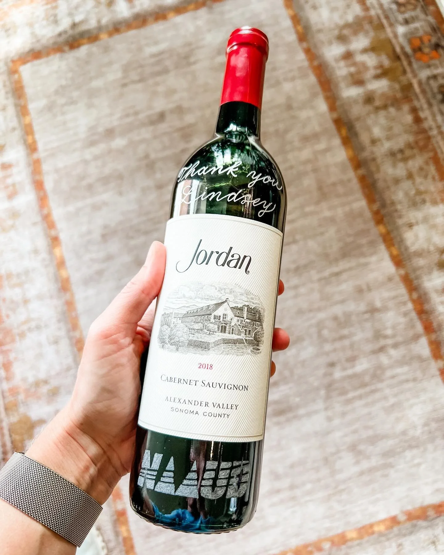 Unveiling a masterpiece 🌟 Swipe left to witness the beauty emerge - a hand-engraved bottle, a parting gift for an advisory council chair. It&rsquo;s more than a bottle to toast 🥂 with; it&rsquo;s a heartfelt thank you, a token of appreciation, and 