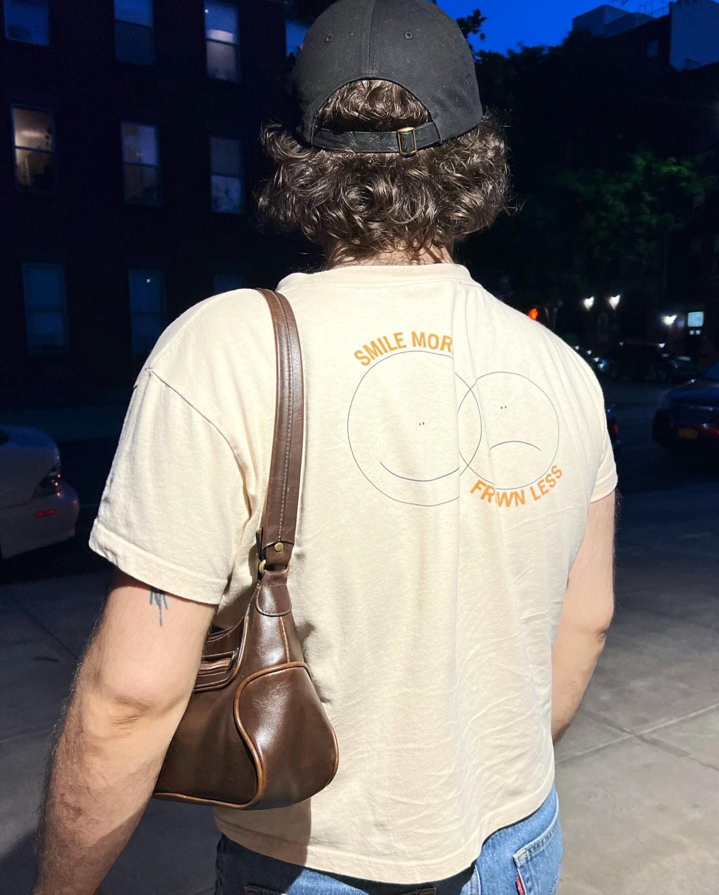 Join the Smiley club. Link in bio. :)

Justin wears the Smile More Tee in Sand, XXL