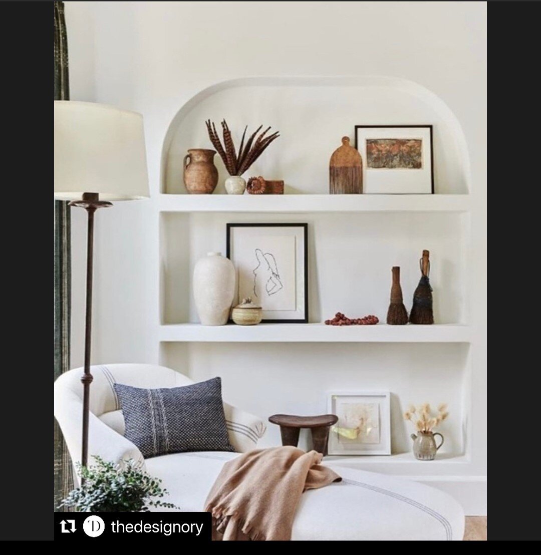 //INTEGRATED STORAGE// niche shelving is so elegant, making for seamless, considered design. Truly making your storage integrated into your walls allowing your treasures to shine. ⁠
@thedesignory highlighted this beauty featured in @livingetcuk Photographed by tessaneustadt⁠
⁠
⭐//DESIGNER TIP//⭐ planning is what it takes to create a bespoke detail like niche storage to ensure the builder is aware of this detailing &amp; can work around it⁠
.⁠
.⁠
.⁠
⁠
#designideas #interiordesigndetails #integratedstorage #seamlessdesign #interiorinspo #shelfstyling #plasterfinish #designerstyle #interiorideas #storageideas #displayideas