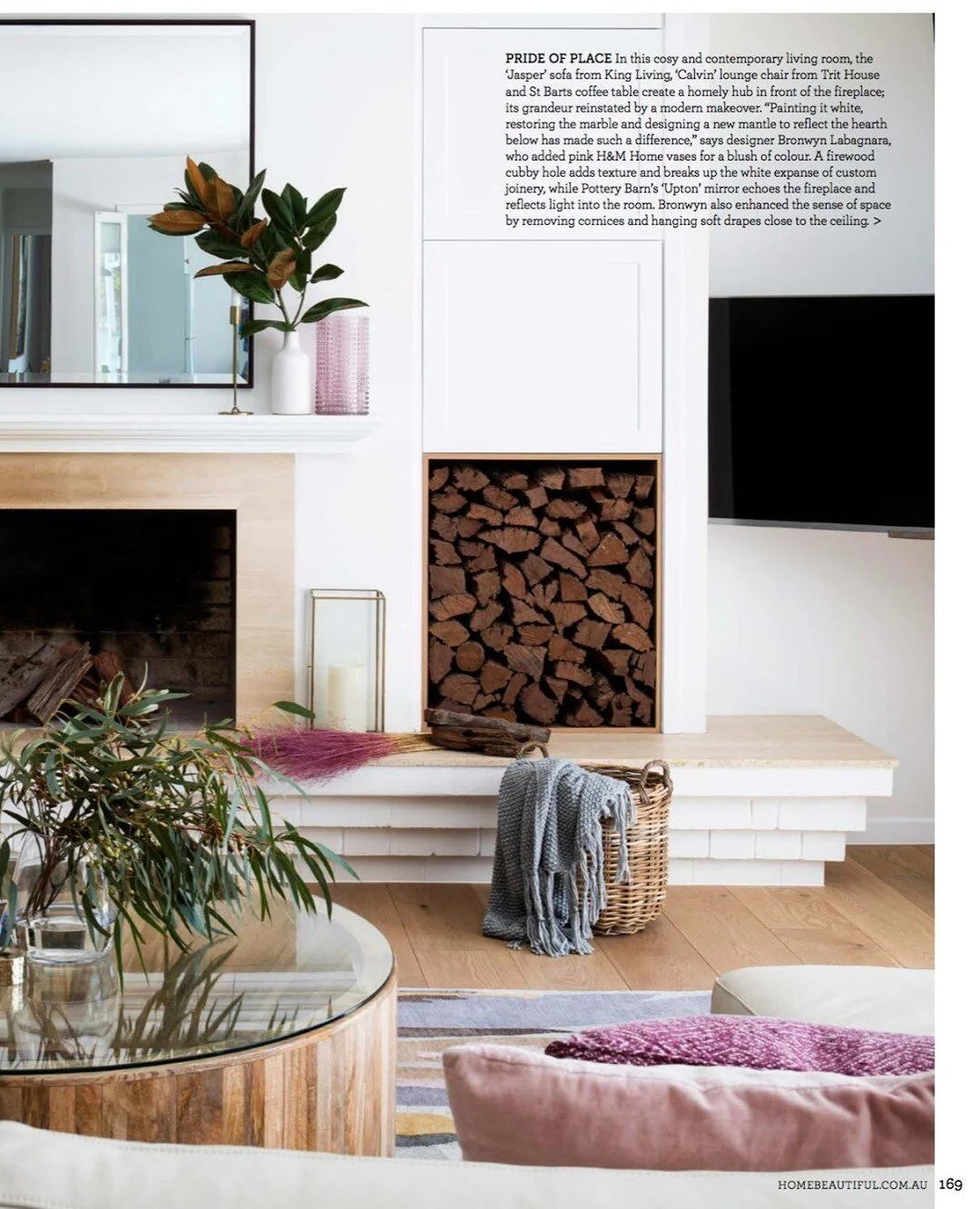 //BEAUTIFUL BONES// for a true update, this room needed a lift from the ground up, bringing in a fresh yet warm pallette with new timber oak flooring @tonguengrooveau, crisp white paint in Lexicon 1/4 @duluxaus + a redesign of the fireplace wall restoring the marble, then updating the mantel + integrated joinery to lift the space to take it out of 60s + into today. ⁠
I worked with talented Karen @shaftesburykitchens + Nate @imakeinteriors to bring this fireplace wall vision to life + the masters @the.marble_man ⁠
👀 Read more about this transformation in February @homebeautiful⁠ Magic Makeovers section⁠
⁠
📸 @johndownsphotography⁠
✍🏻 @suewheeler⁠
⁠
⁠
.⁠
.⁠
.⁠
⁠
#homebeautiful #roomtransformation #comfortzone #magicmakeover #formalliving #leathersofa #kingliving #formallivingroom #livingroomdecor #livingroominspo #livingroomdesign #livingroomdetails #livingroomstyling #livingrooms #livingroomdesignideas #livingroomsofa #jardan #jardanfurniture #australiandesign #australiandesigners #au