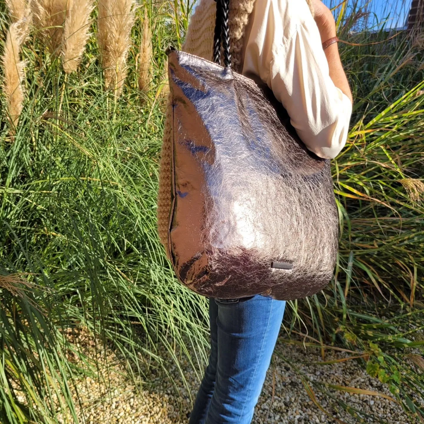 Leuke shopper in diverse metallic kleuren &euro;59.99