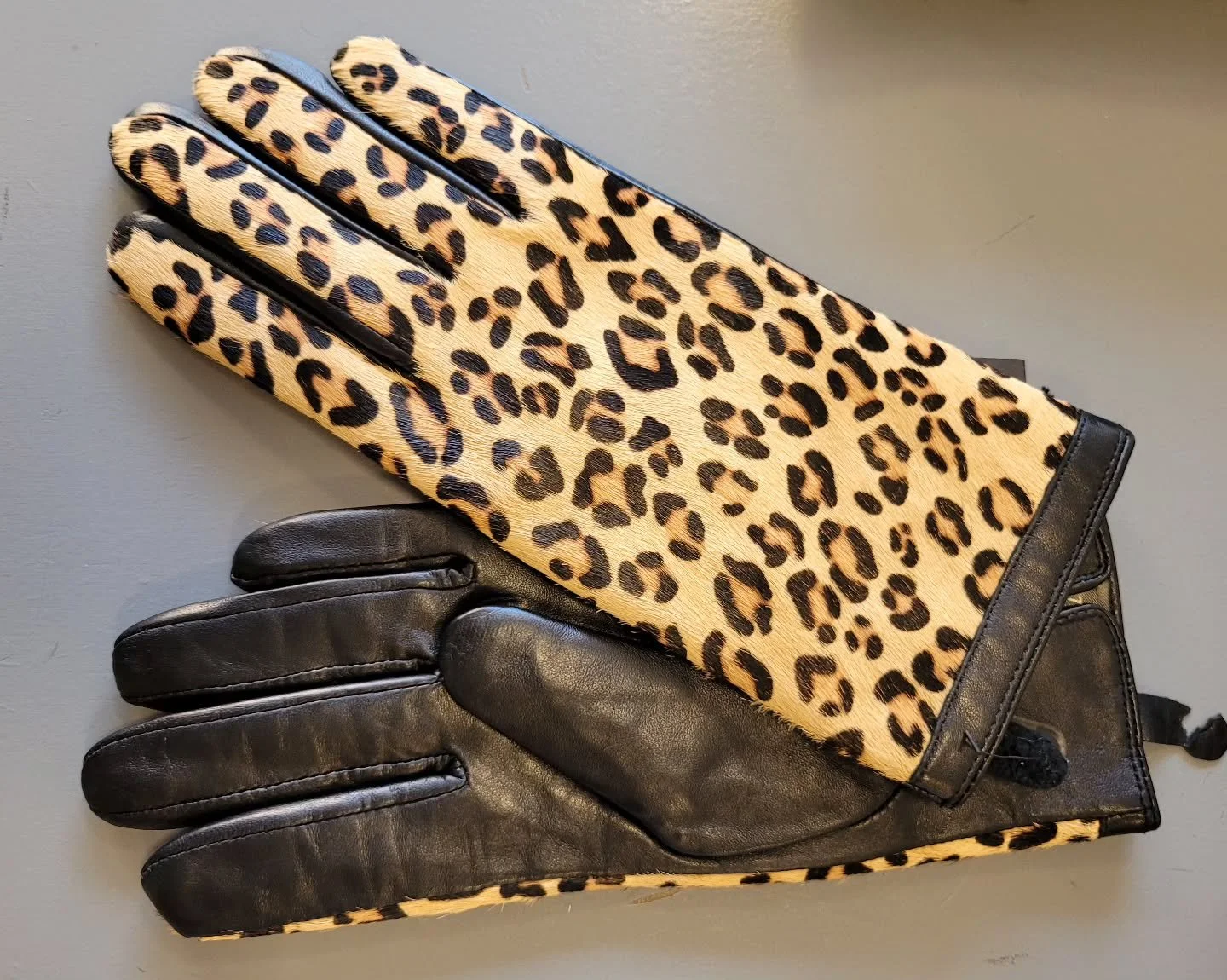 Gevoerde handschoenen in leer met luipaard print nu voor &euro;59.99 #steenwegsittard #parkeerplaatssteenwegbereikbaar